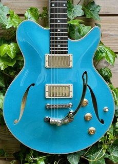 Eastman (PRICE DROP!) Eastman Romeo LA Celestine Blue finish
