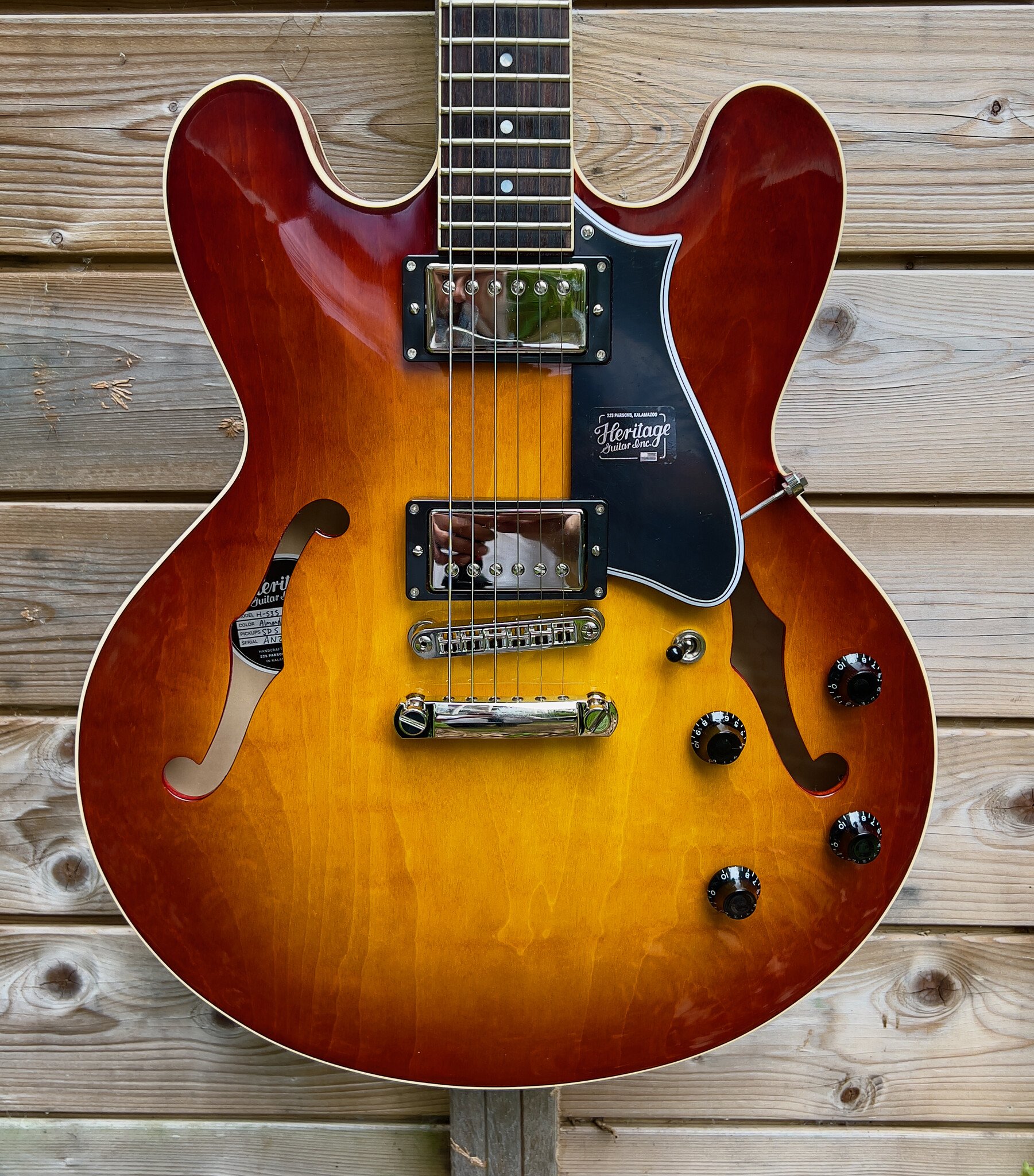 Heritage Heritage H-535 Almond Sunburst