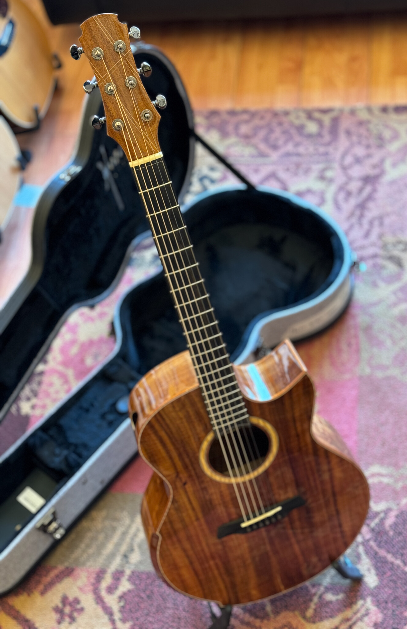 Hozen Guitars (AFGEPRIJSD) Hozen Guitars Black Label SJ Full Koa