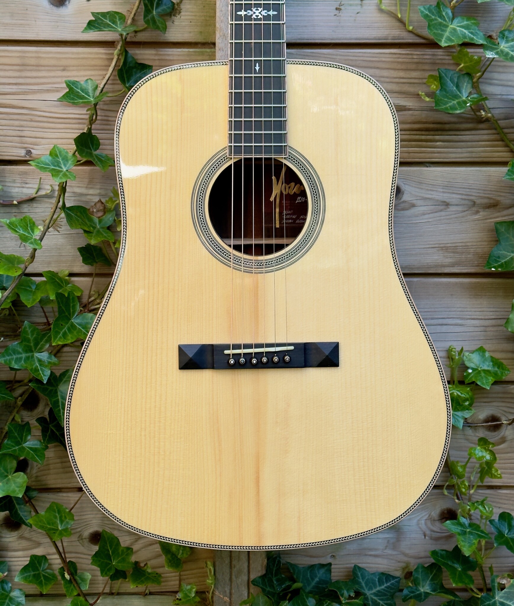 Hozen Guitars (AFGEPRIJSD) Hozen Guitars Red Label GE "Golden Era" Dreadnought