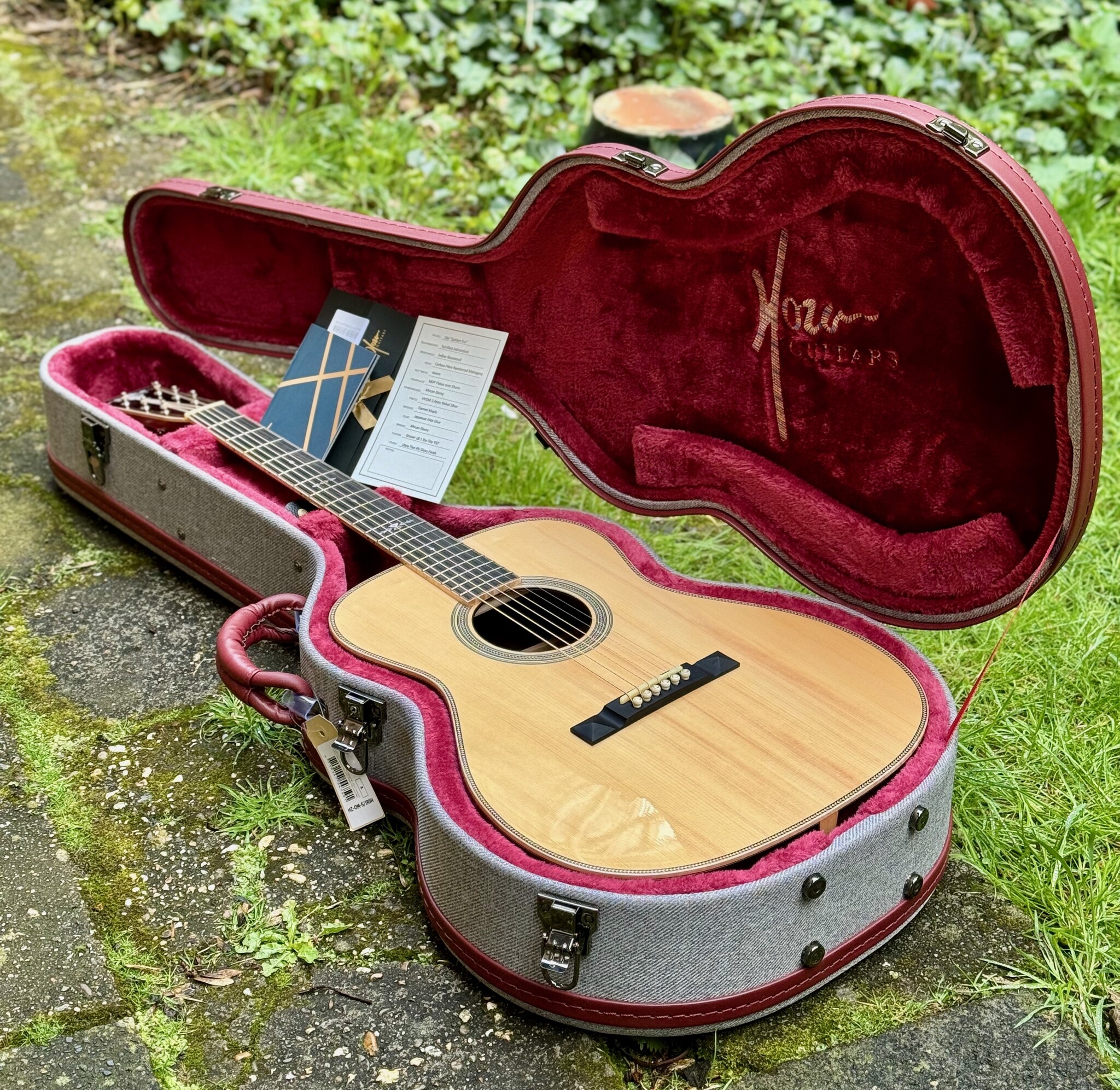 Hozen Guitars (AFGEPRIJSD) Hozen Guitars Red Label GE "Golden Era" OM
