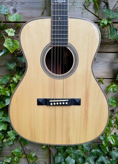 Hozen Guitars (SALE) Hozen Guitars Red Label GE "Golden Era" OM