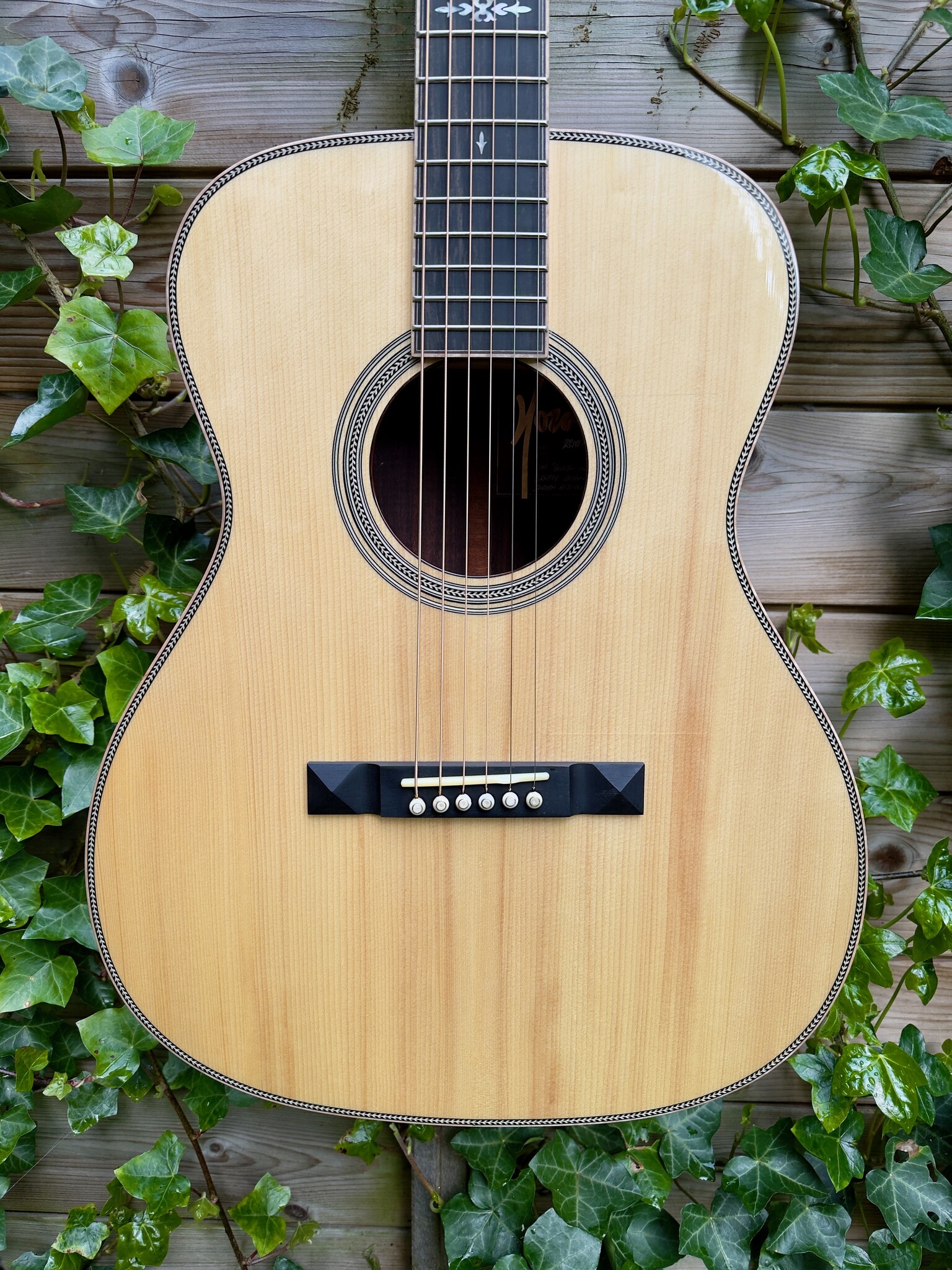 Hozen Guitars (SALE) Hozen Guitars Red Label GE "Golden Era" OM