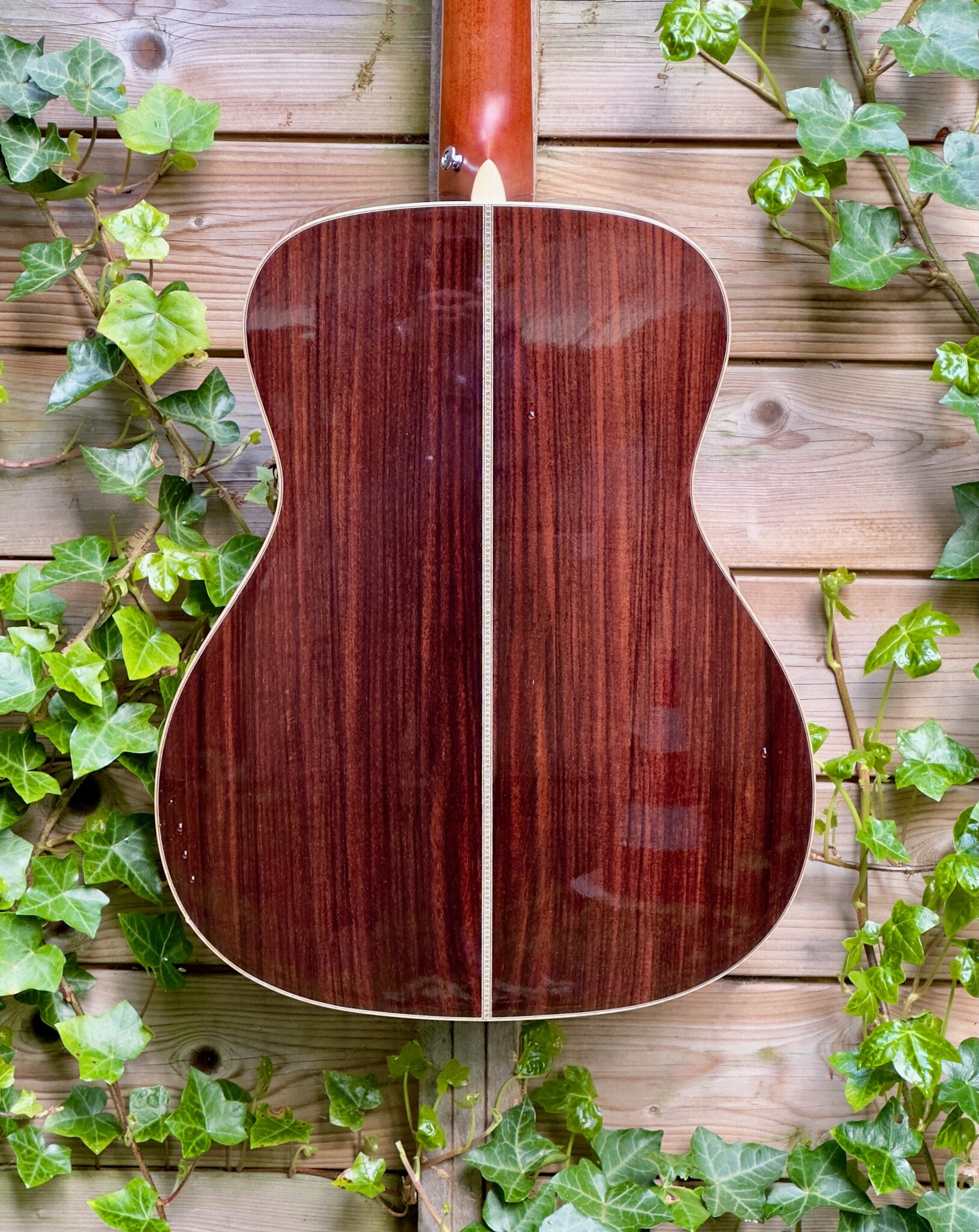 Hozen Guitars (AFGEPRIJSD) Hozen Guitars Red Label GE "Golden Era" OM