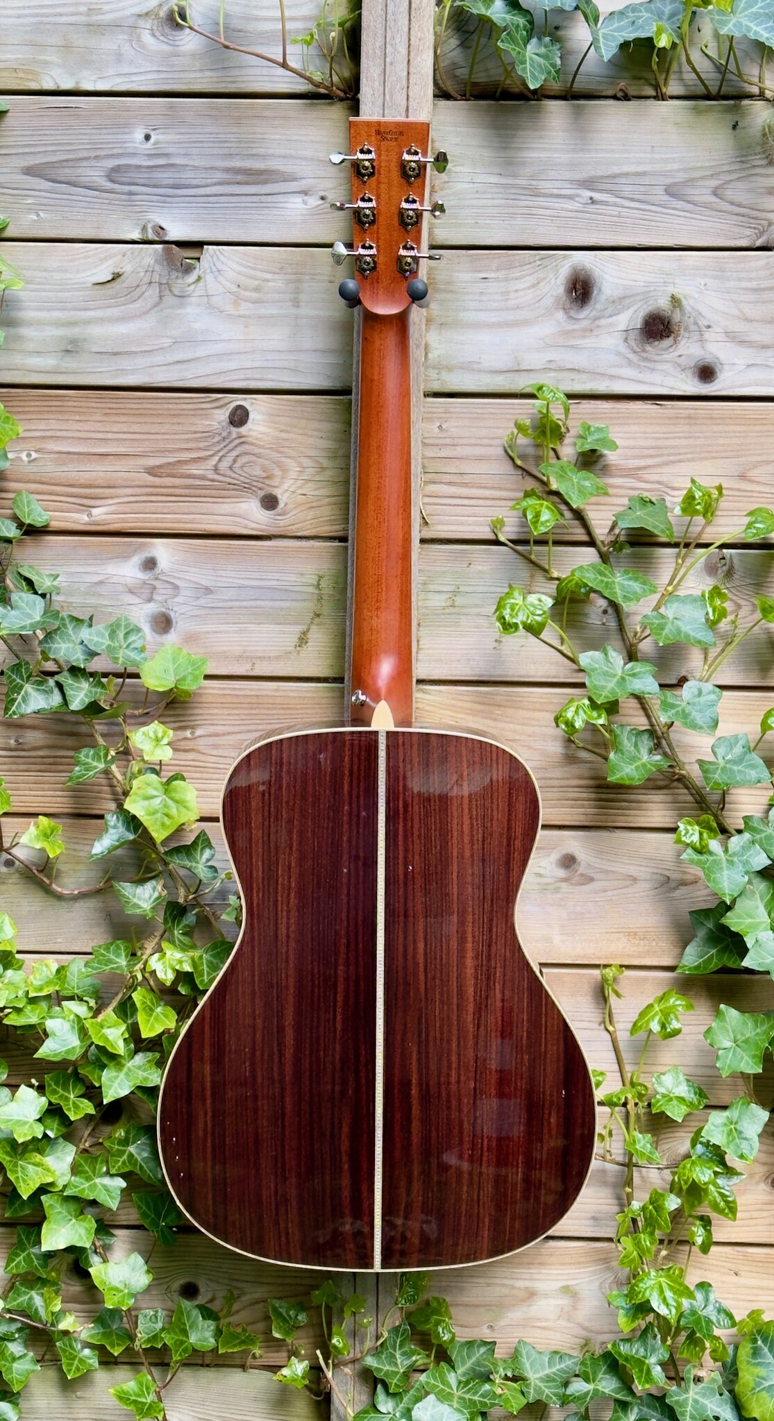 Hozen Guitars (AFGEPRIJSD) Hozen Guitars Red Label GE "Golden Era" OM