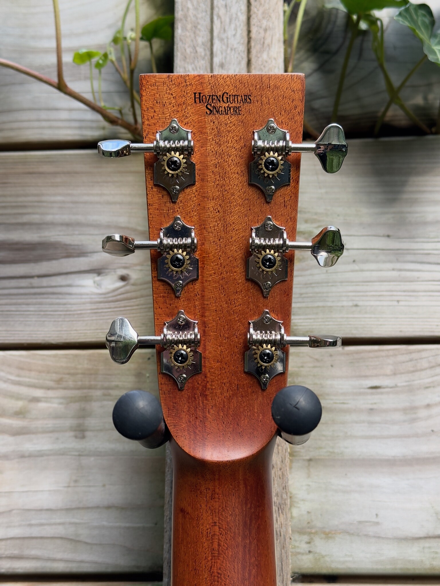 Hozen Guitars (AFGEPRIJSD) Hozen Guitars Red Label GE "Golden Era" OM