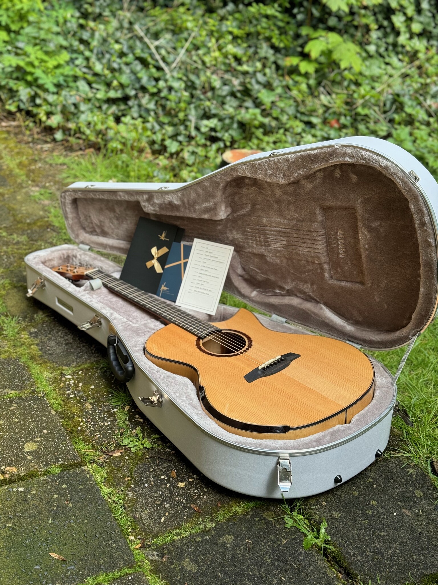 Hozen Guitars (AFGEPRIJSD) Hozen Guitars Black Label MJ Flamed Maple