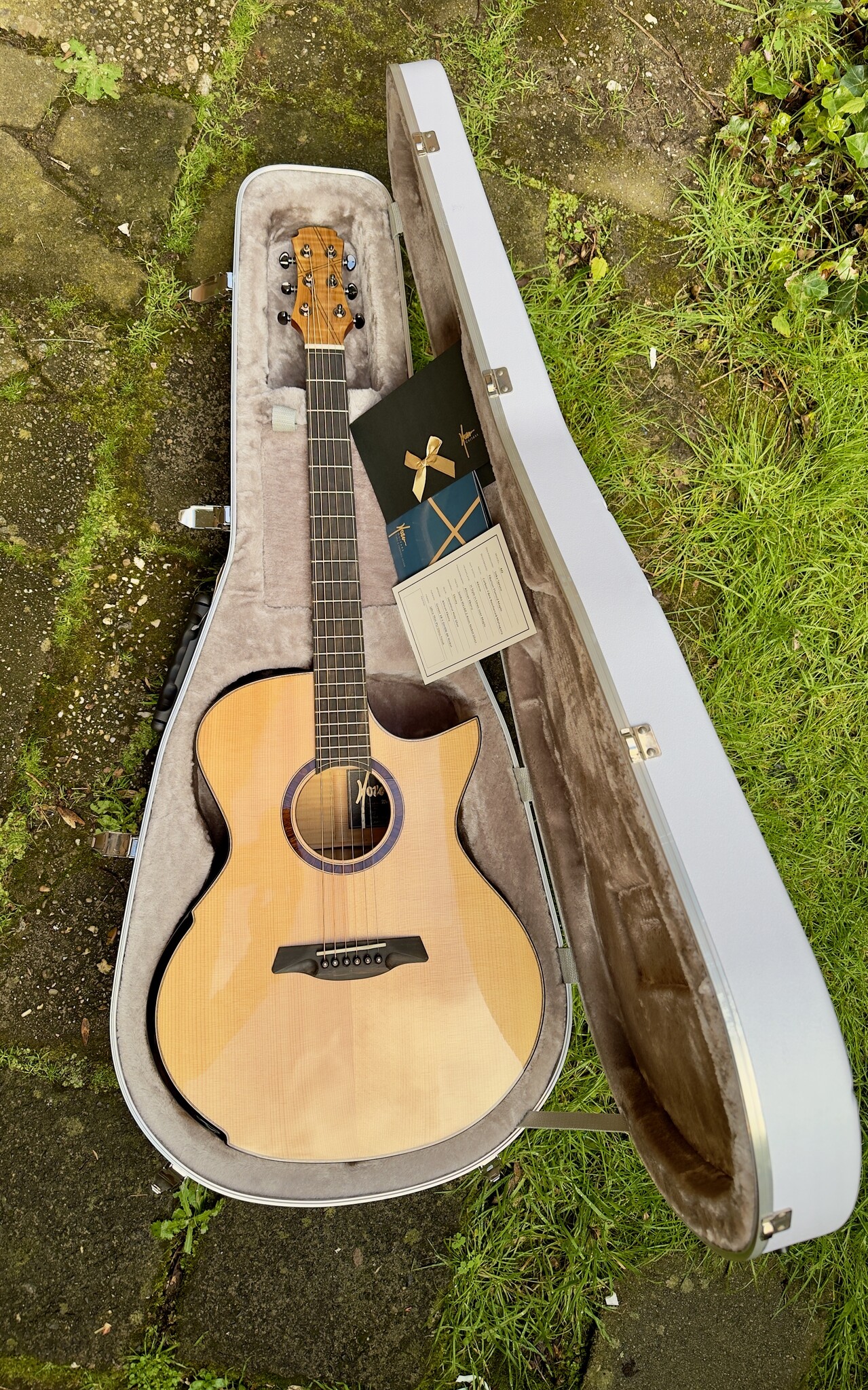 Hozen Guitars (SALE) Hozen Guitars Black Label MJ Flamed Maple