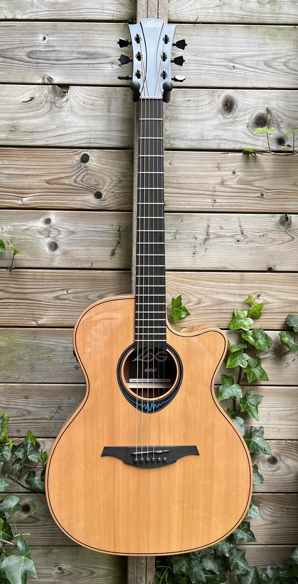 Lâg Guitars LAG BlueWave TBW2ACE Grand Auditorium