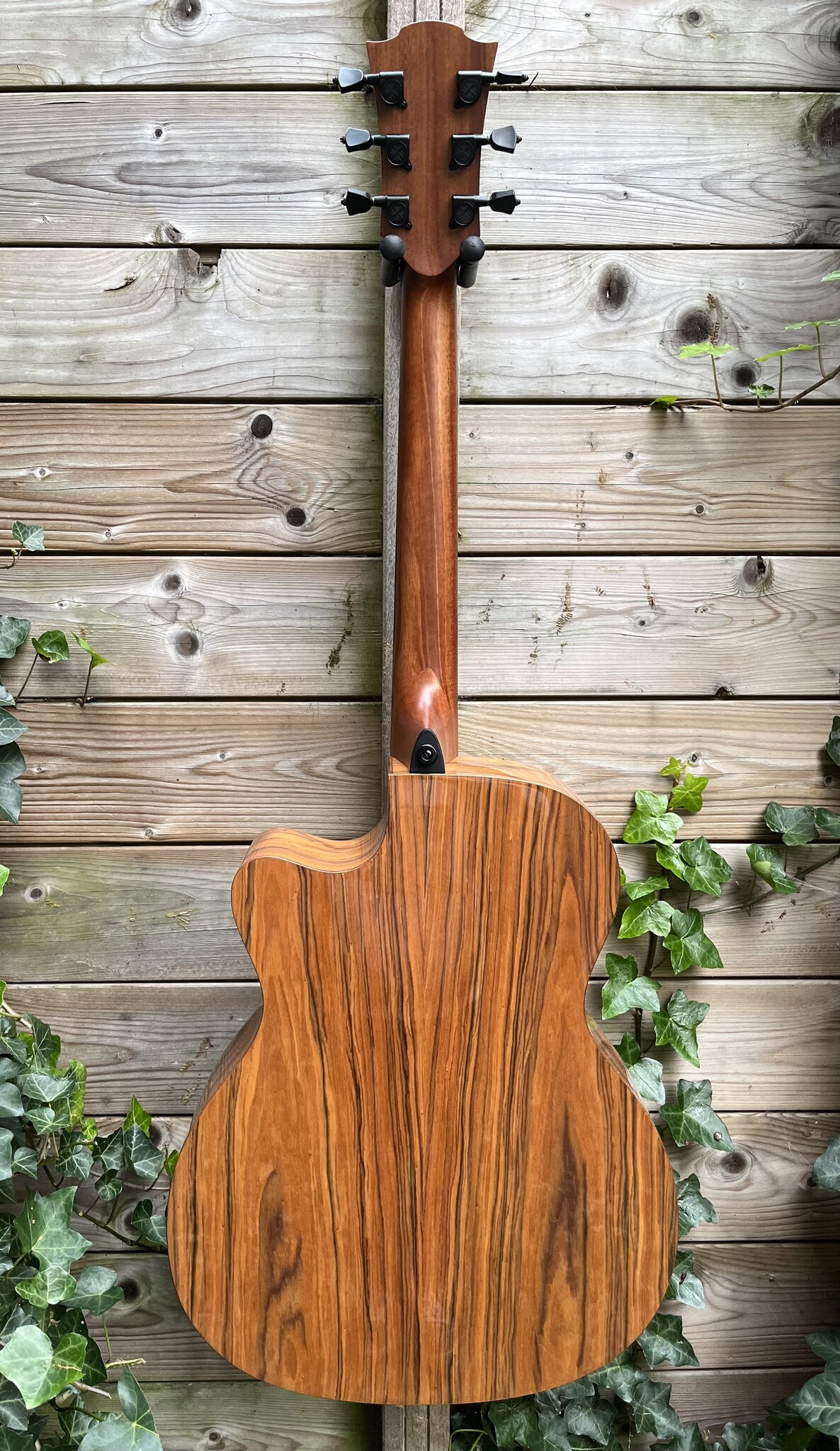 Lâg Guitars LAG BlueWave TBW2ACE Grand Auditorium