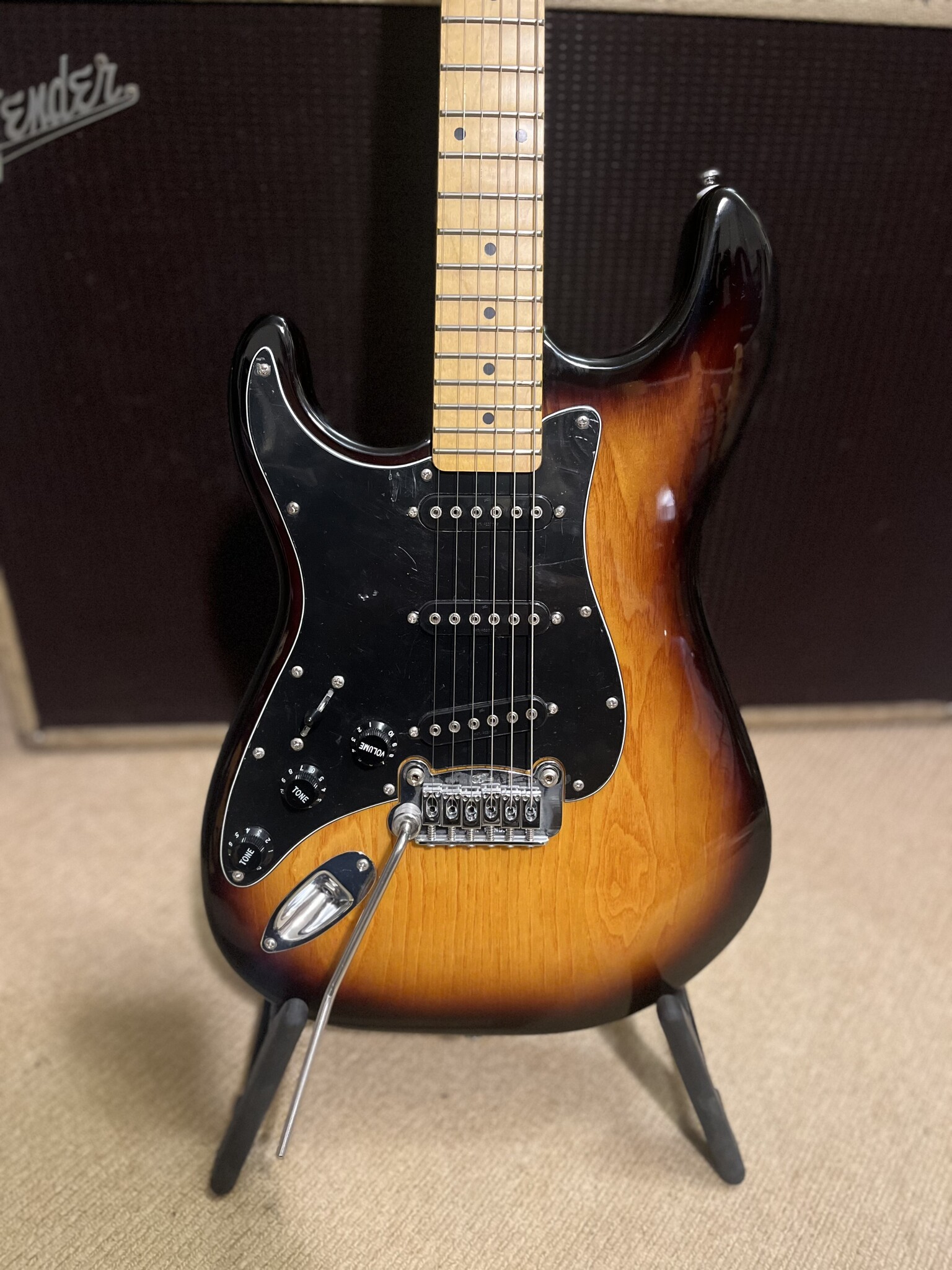 G&L Tribute S500 (Strat) 'Lefty' Tobacco Sunburst G&L Tribute S500 (Strat) 'Lefty' Tobacco Sunburst