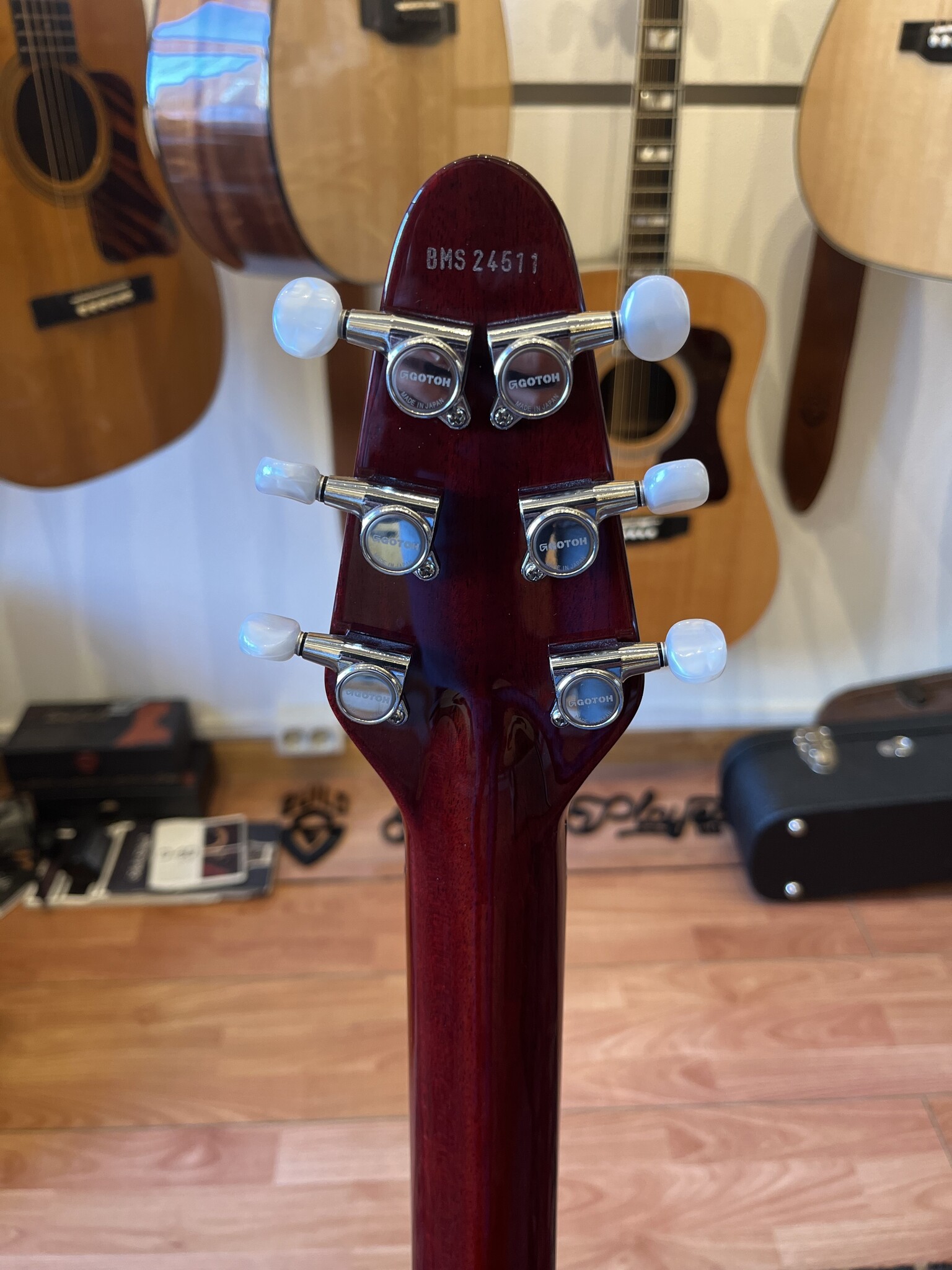 Brian May Guitars (ON HOLD!) Brian May BMG Super Red Special Vintage Cherry