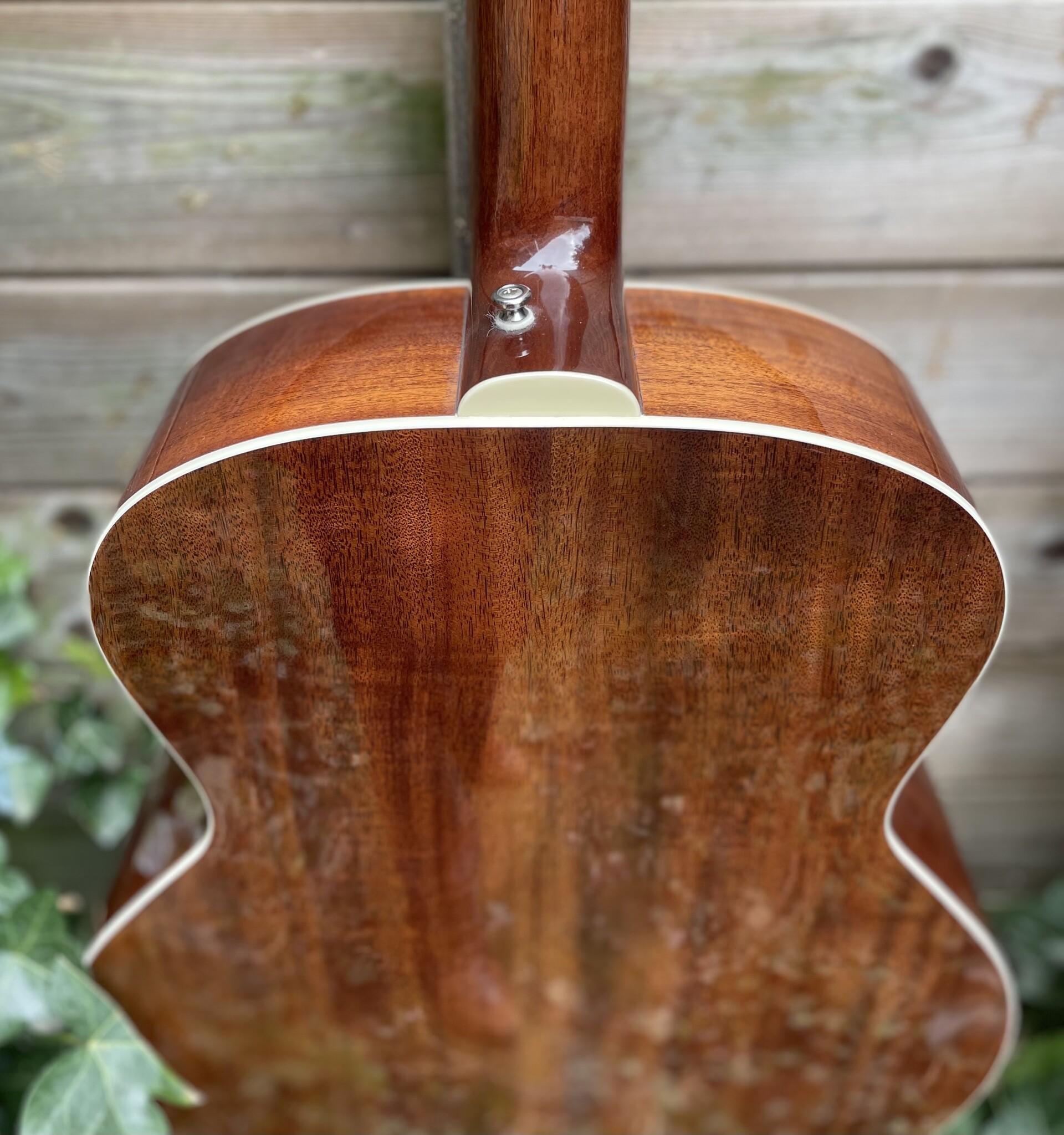 Guild Guild B-140E NAT Westerly Series w/Fishman