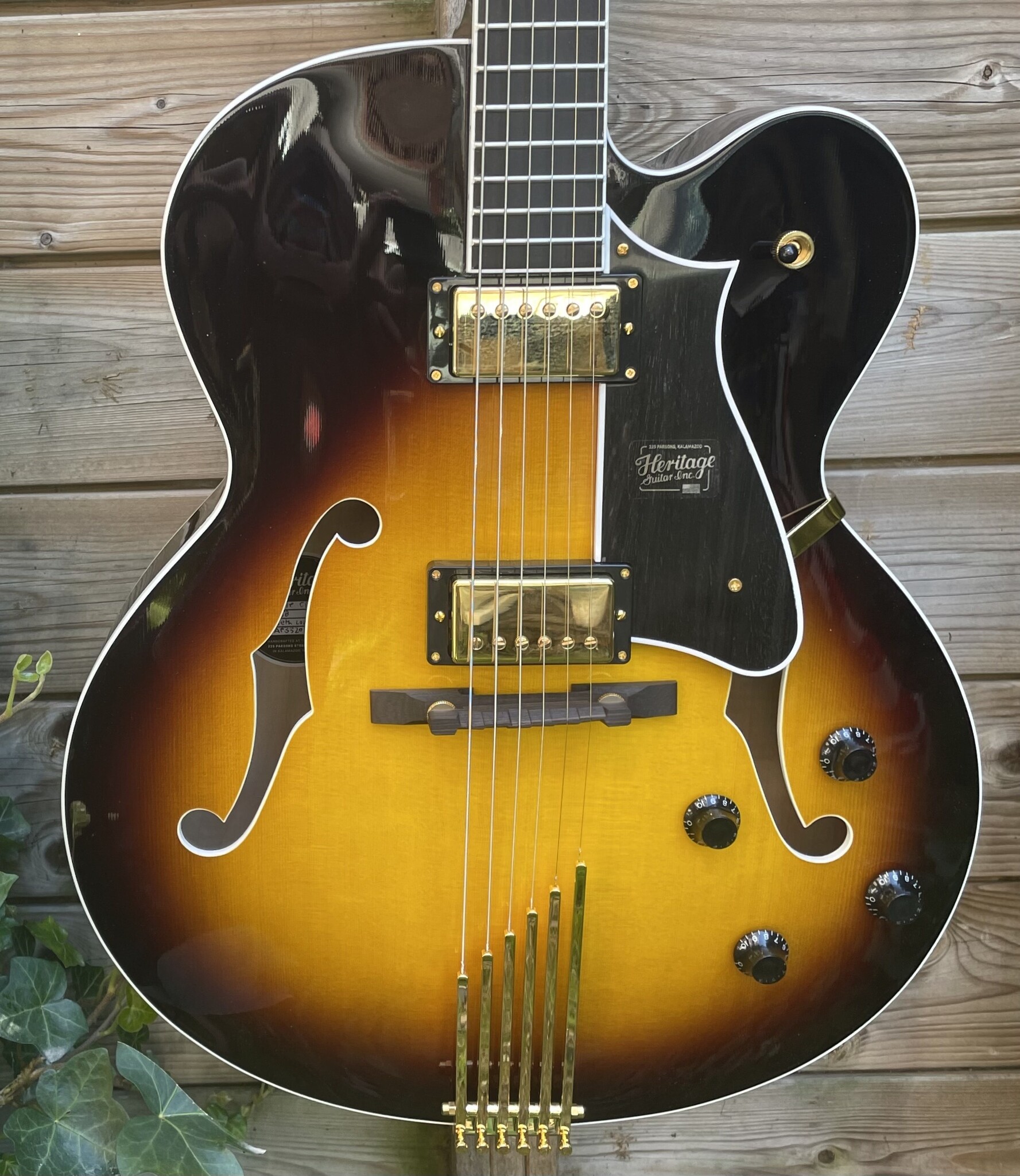 Heritage Heritage Eagle Classic Original Sunburst
