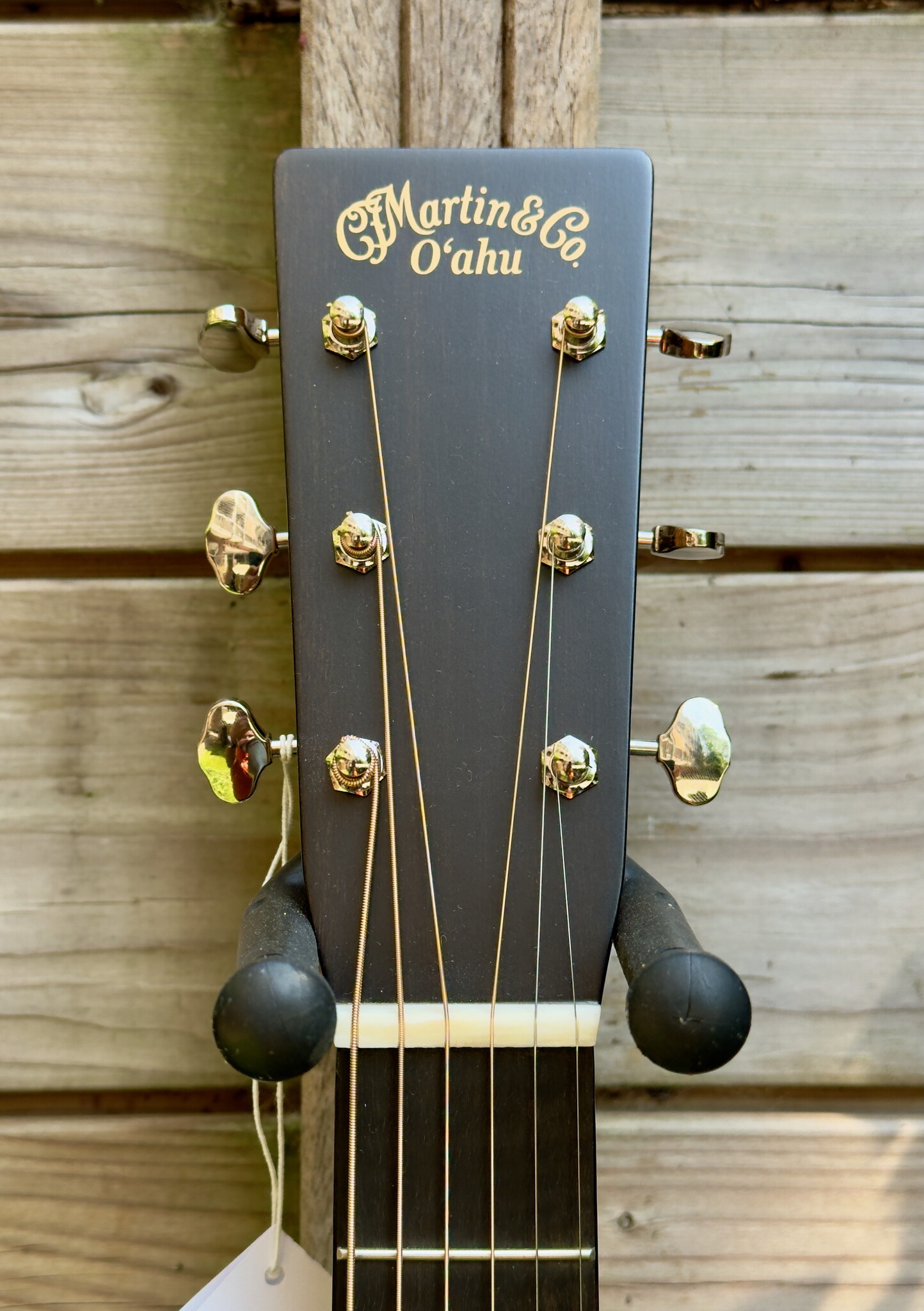 C. F. Martin & Co. Martin O'ahu HG-28