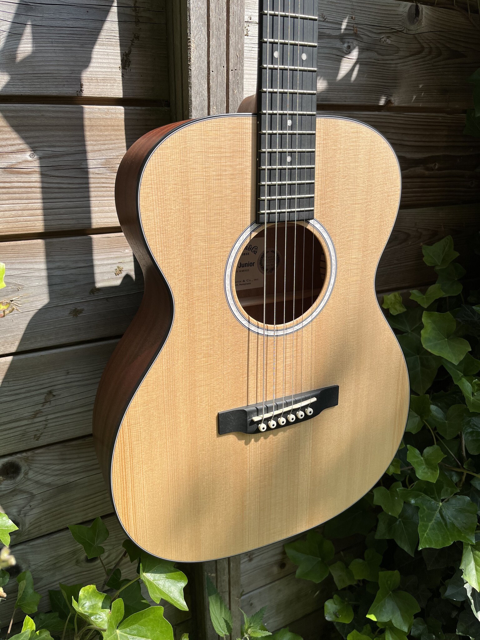 C. F. Martin & Co. Martin 000Jr-10