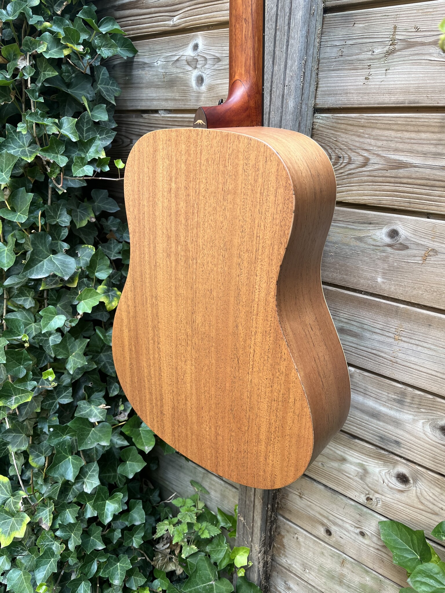 Bromo Bromo Tahoma Series BAT1N Dreadnought