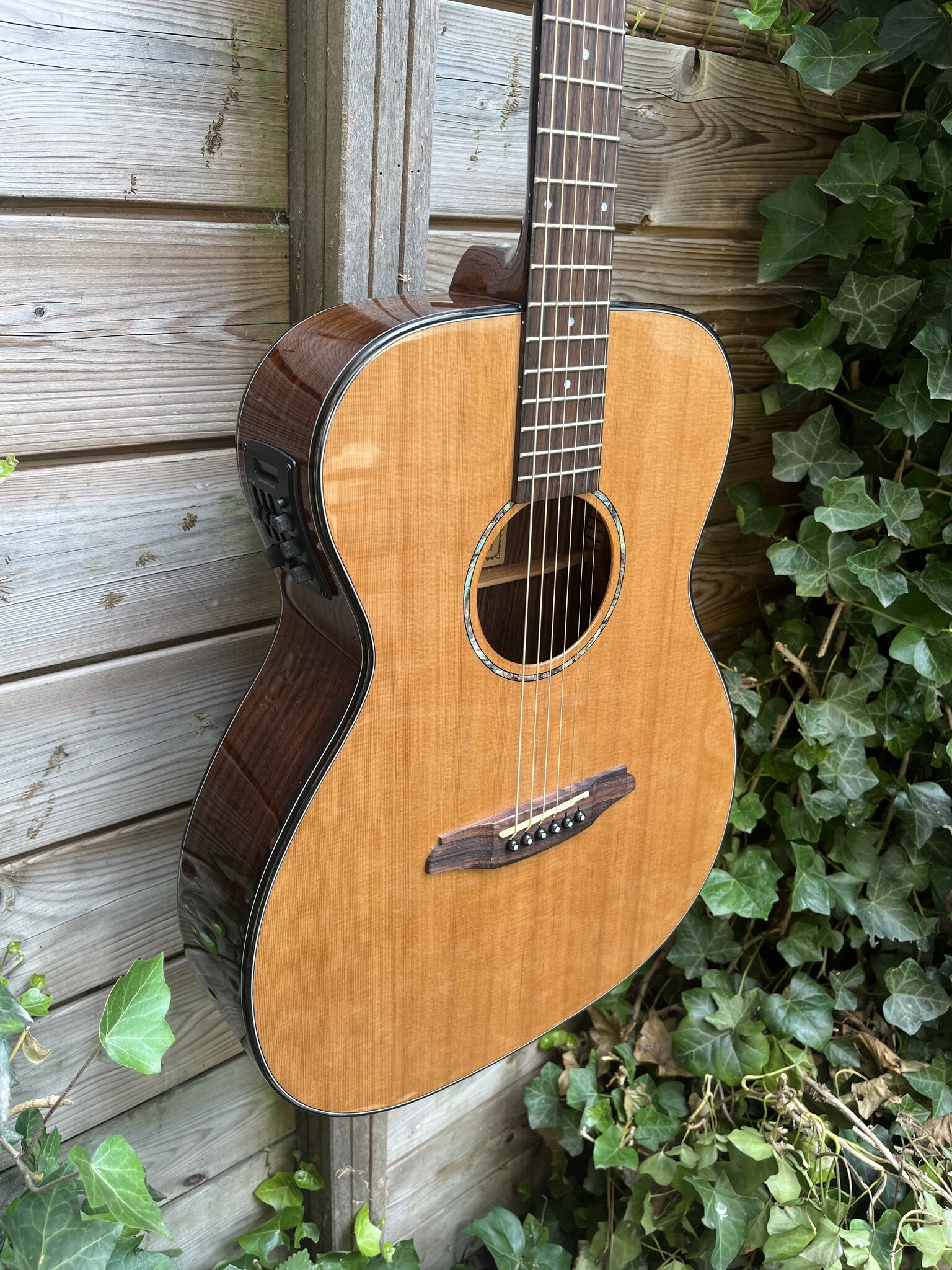 Rathbone Rathbone Cedar/Rosewood R2CRE