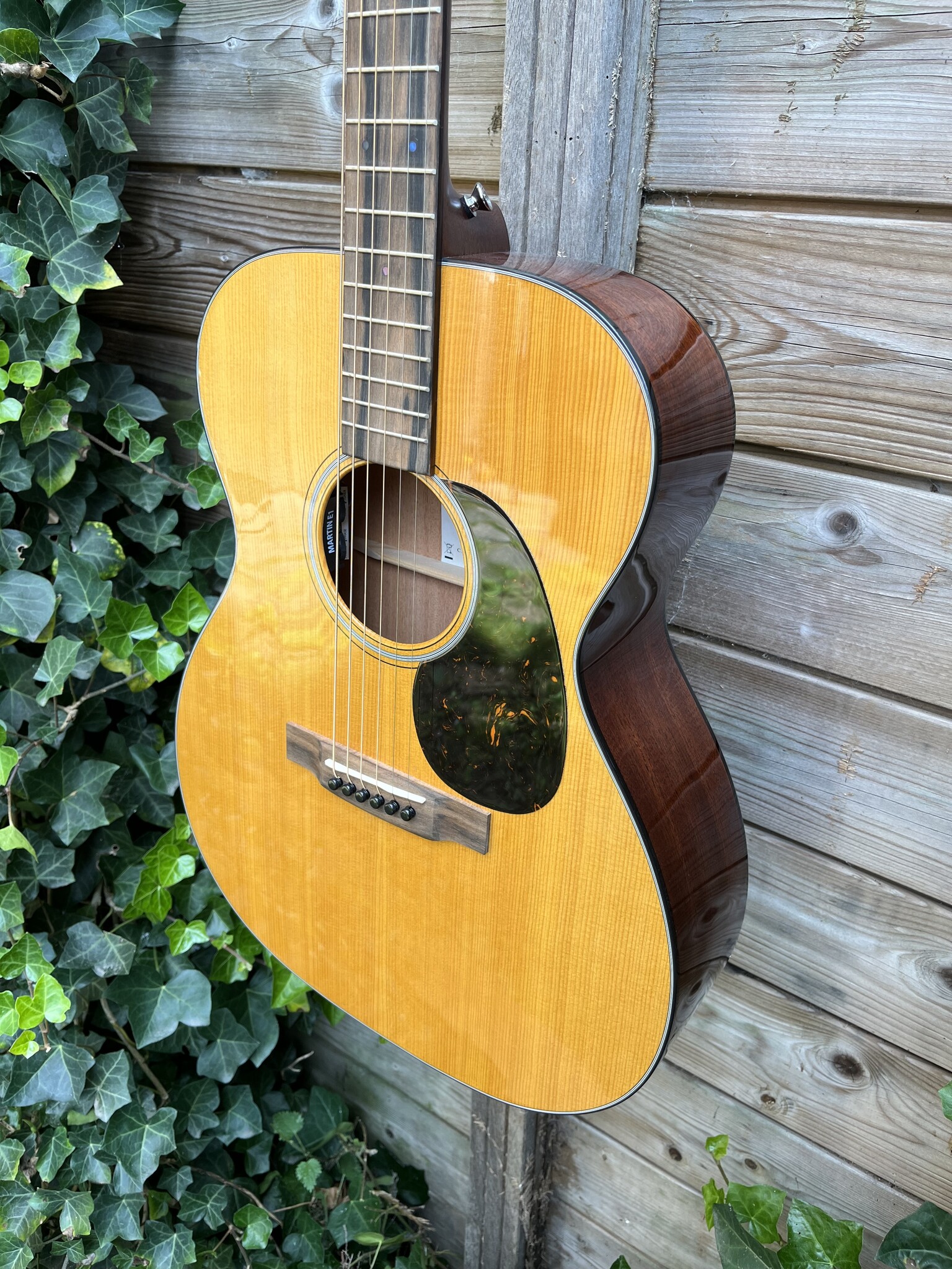C. F. Martin & Co. Martin 000E Retro Plus Road Series