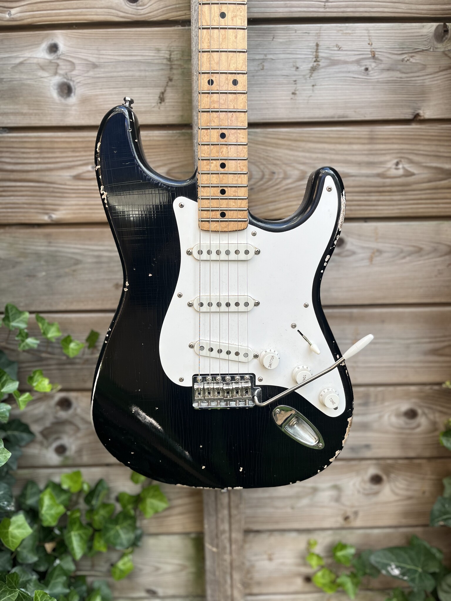 Hayride Hayride Aged Black Stratocaster