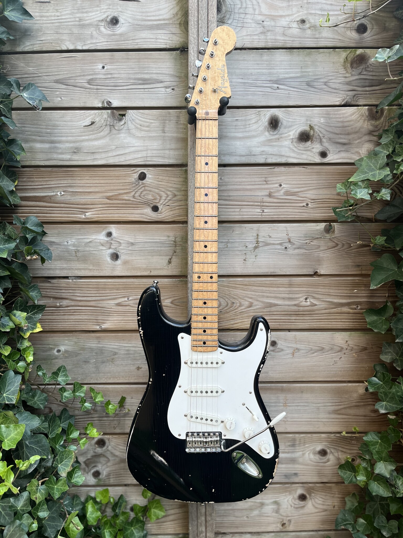 Hayride Hayride Aged Black Stratocaster