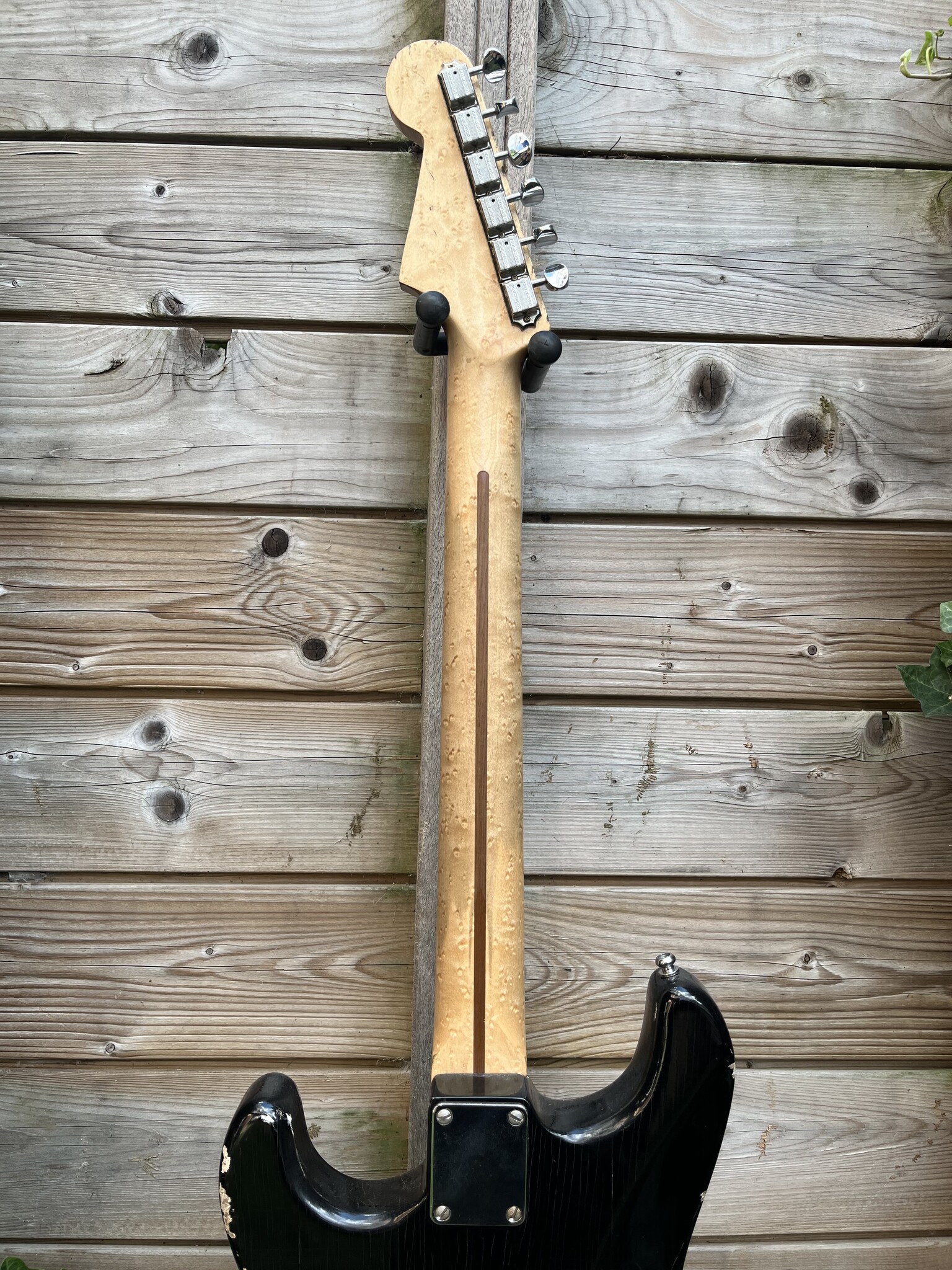 Hayride Hayride Aged Black Stratocaster
