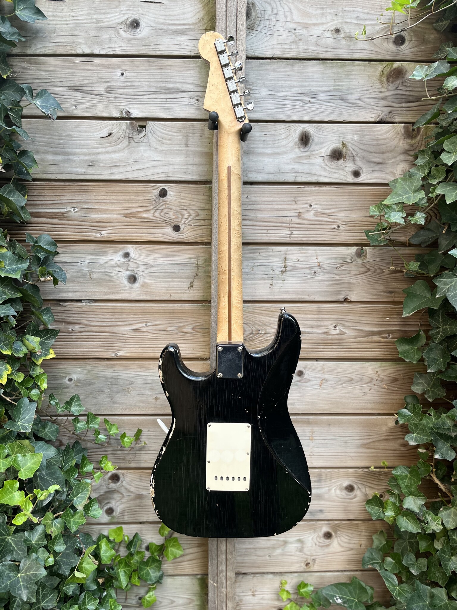 Hayride Hayride Aged Black Stratocaster