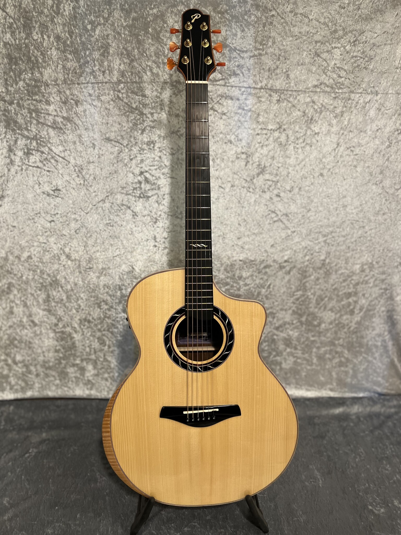 Mérida Extrema Guitars Merida MP-18GCEQ-LTD
