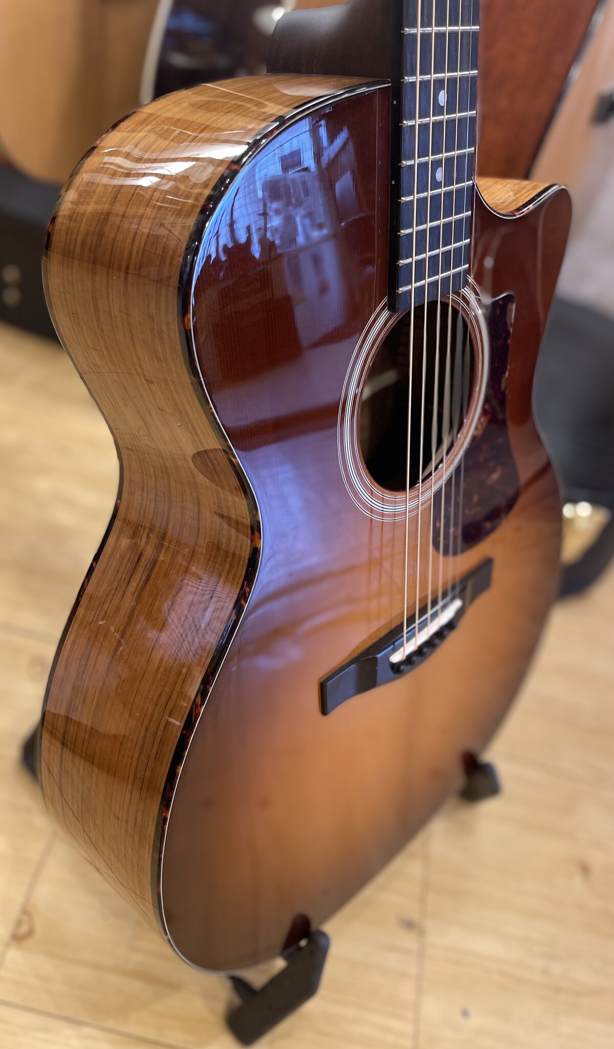 Eastman Eastman AC222CE-DLX Goldburst