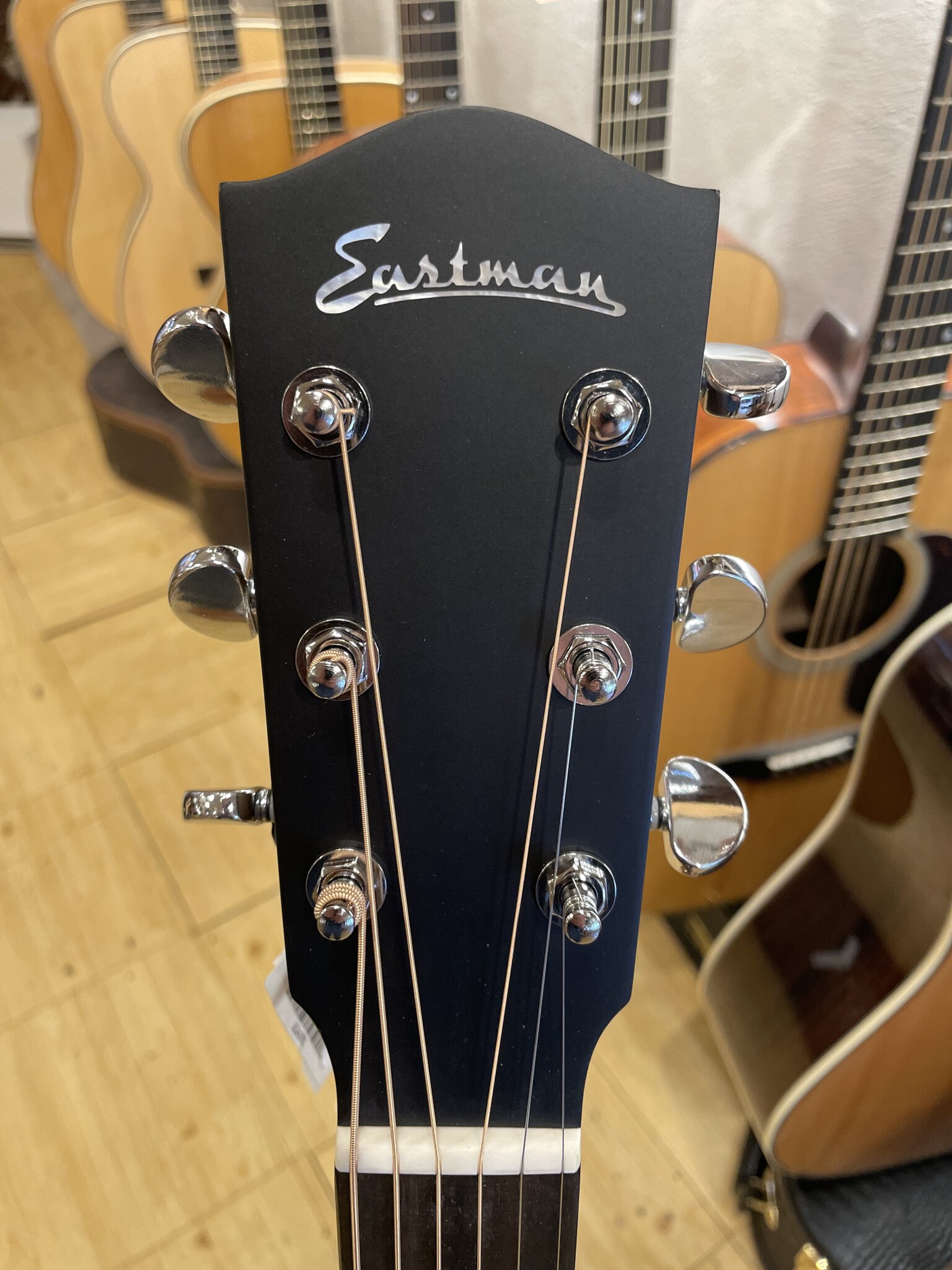 Eastman Eastman AC222CE-DLX Goldburst