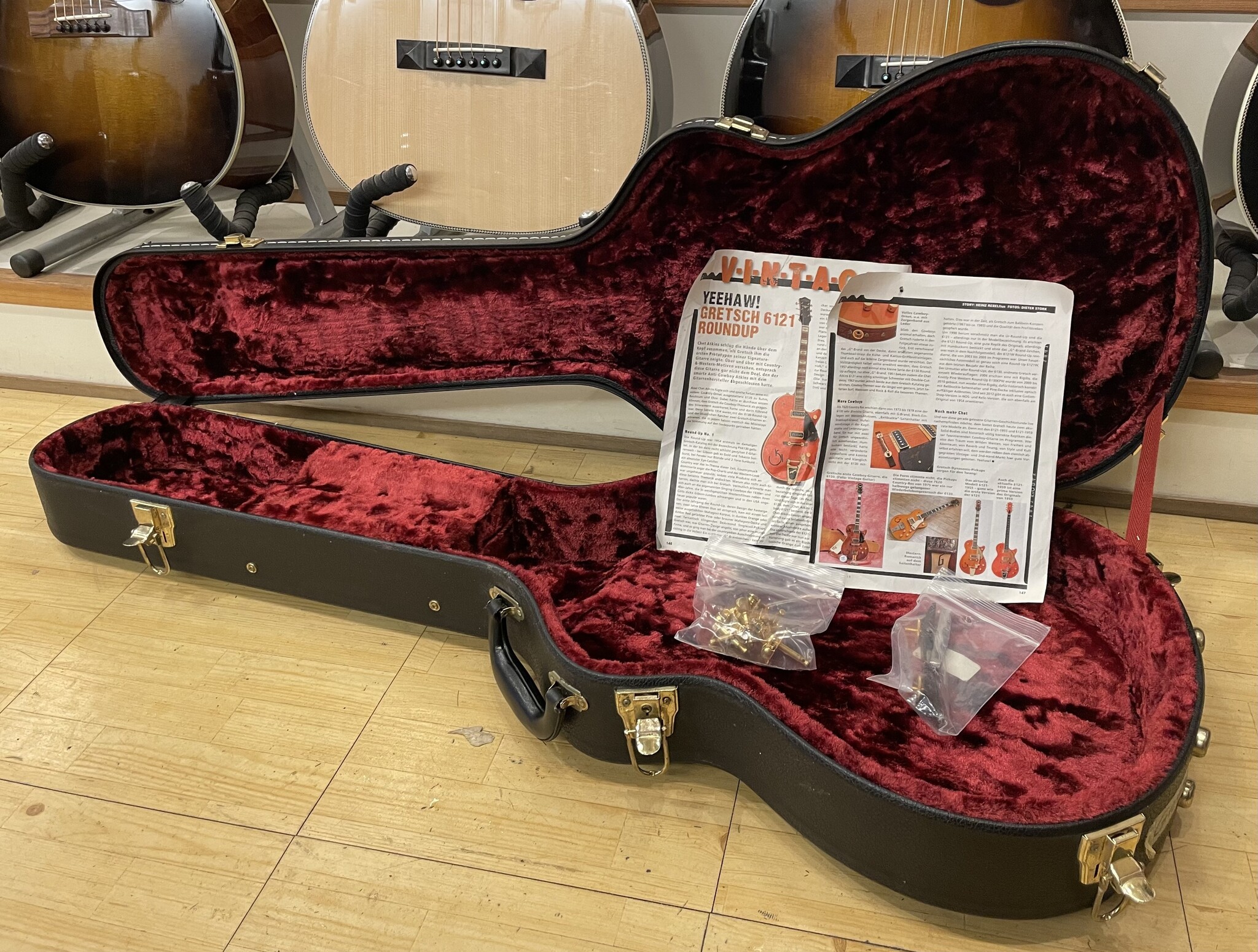 Gretsch (ON HOLD!) Gretsch Roundup G6121  W + Melita Bridge
