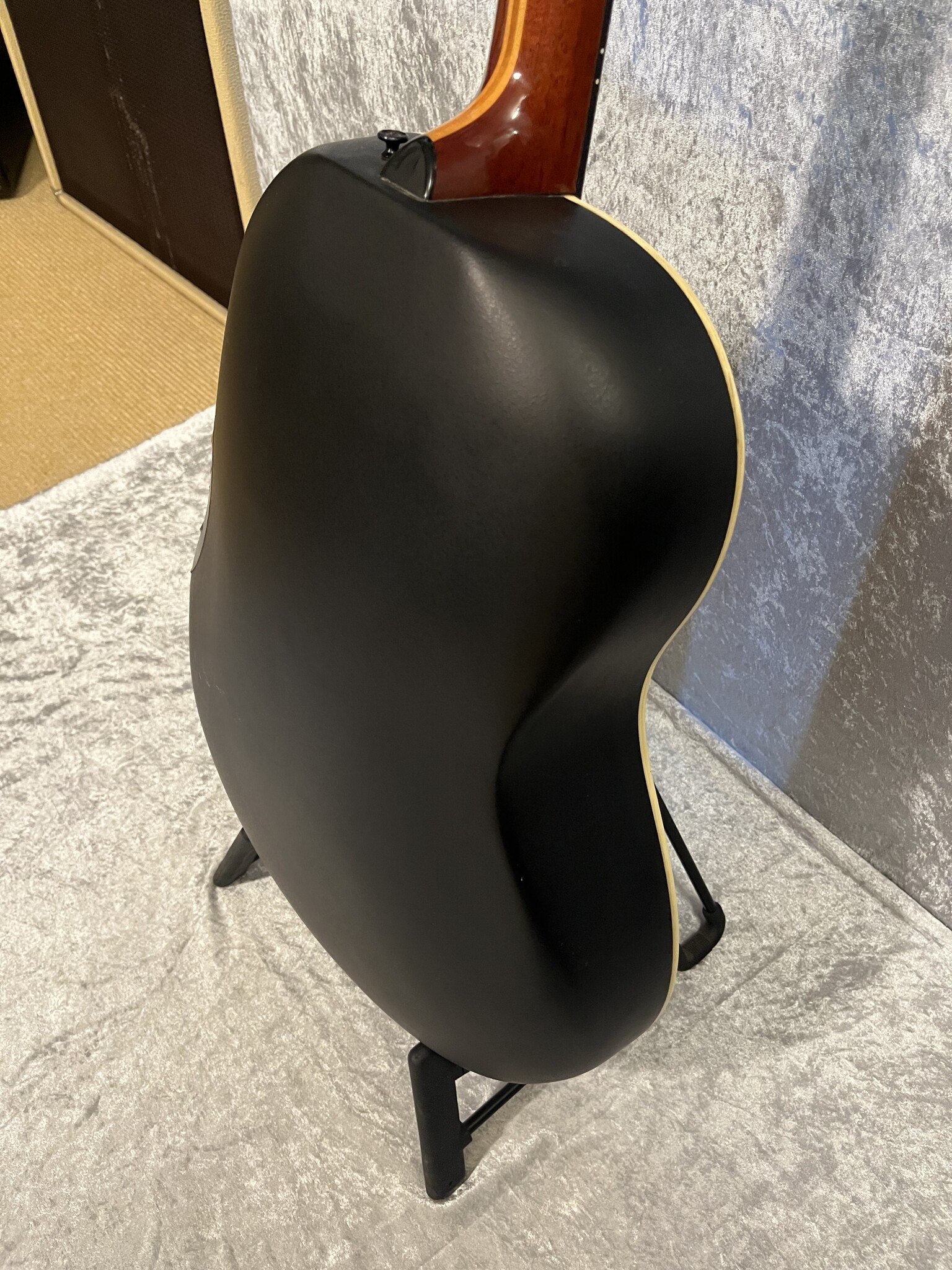 Ovation 1975 Ovation Balladeer mod. 1121-4