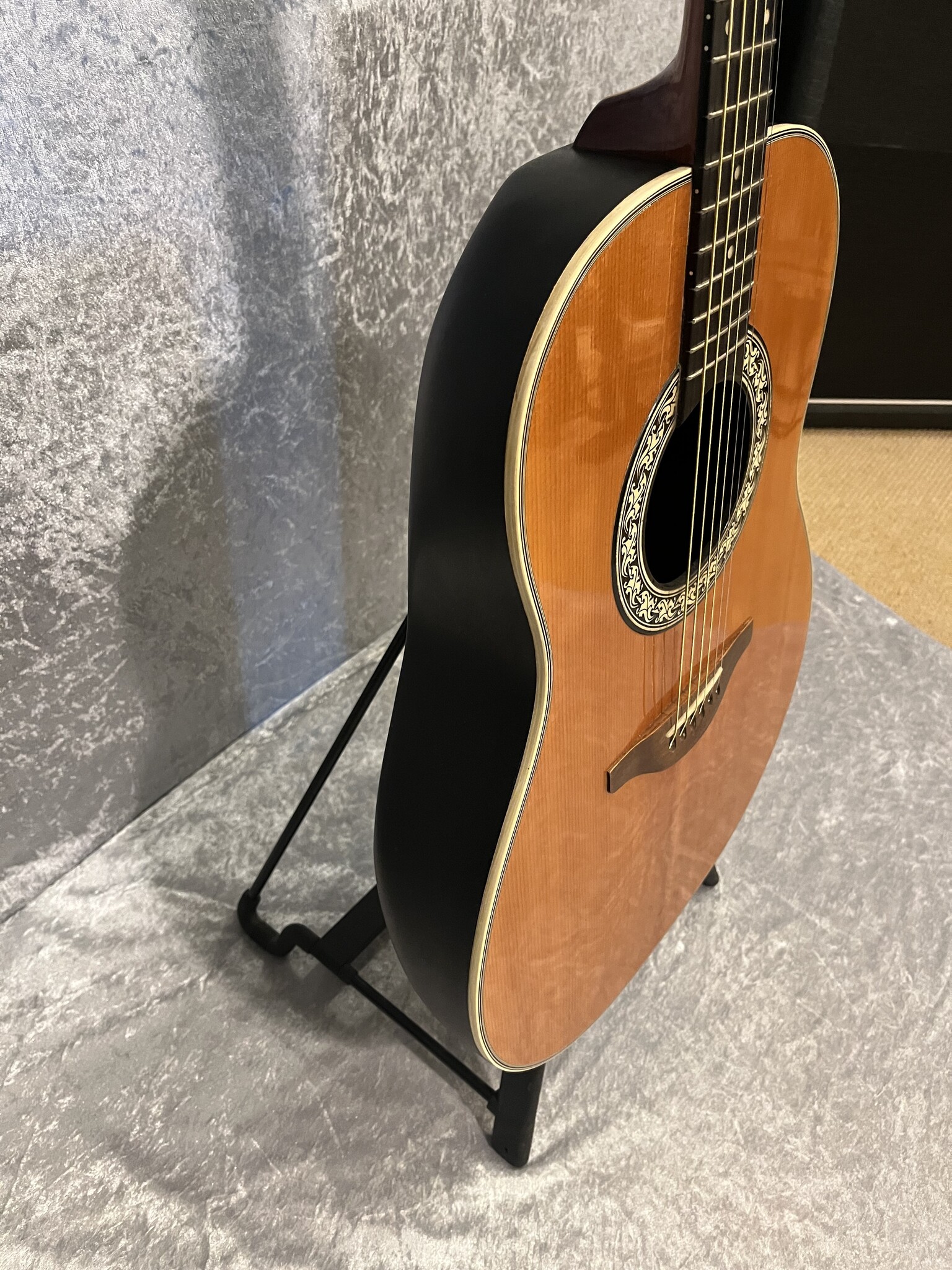 Ovation 1975 Ovation Balladeer mod. 1121-4