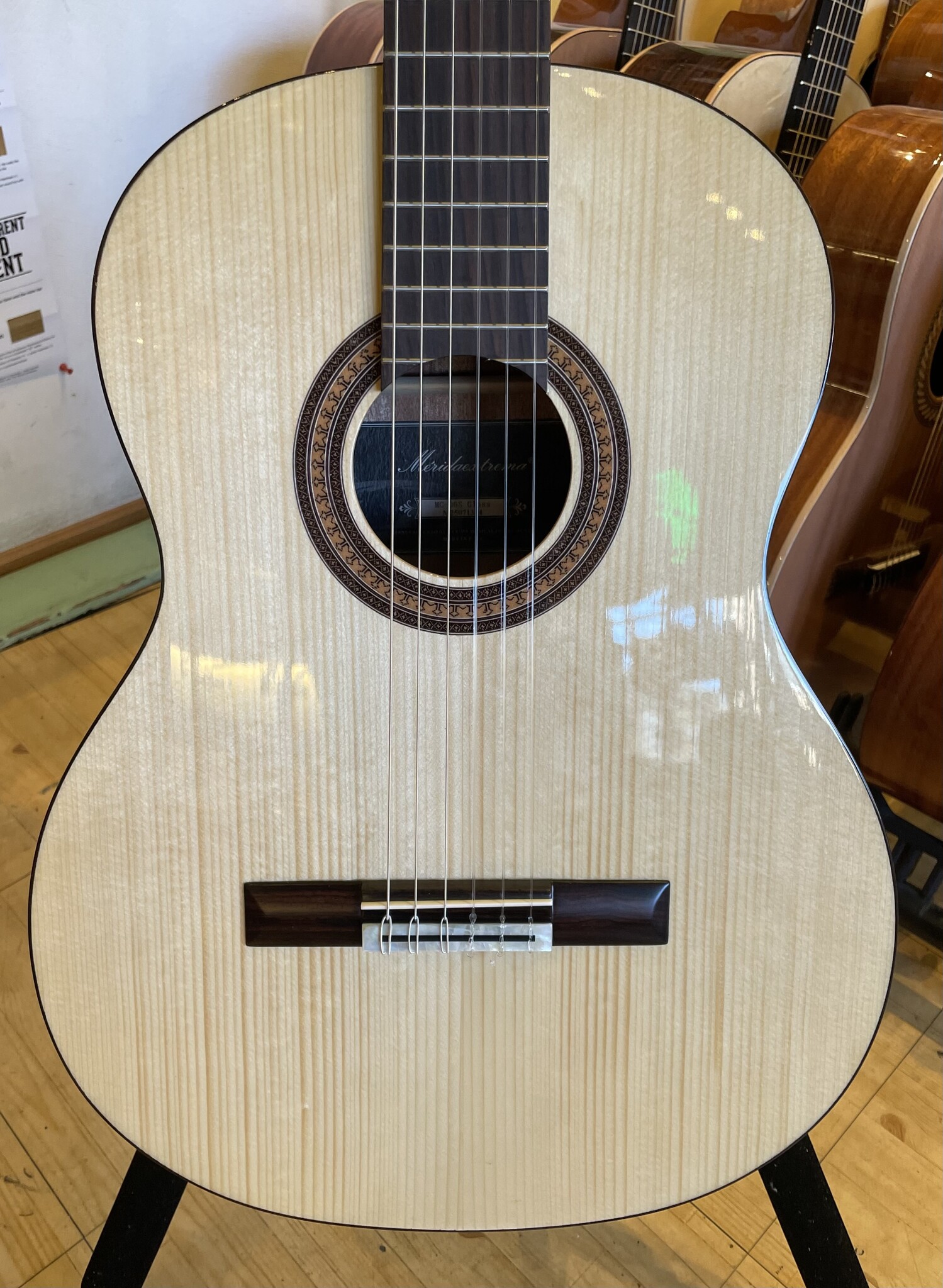 Mérida Extrema Guitars Merida MC-06 Spruce Gloss