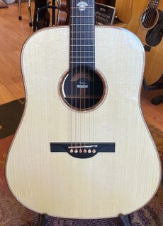Mérida Extrema Guitars Merida Tribecca