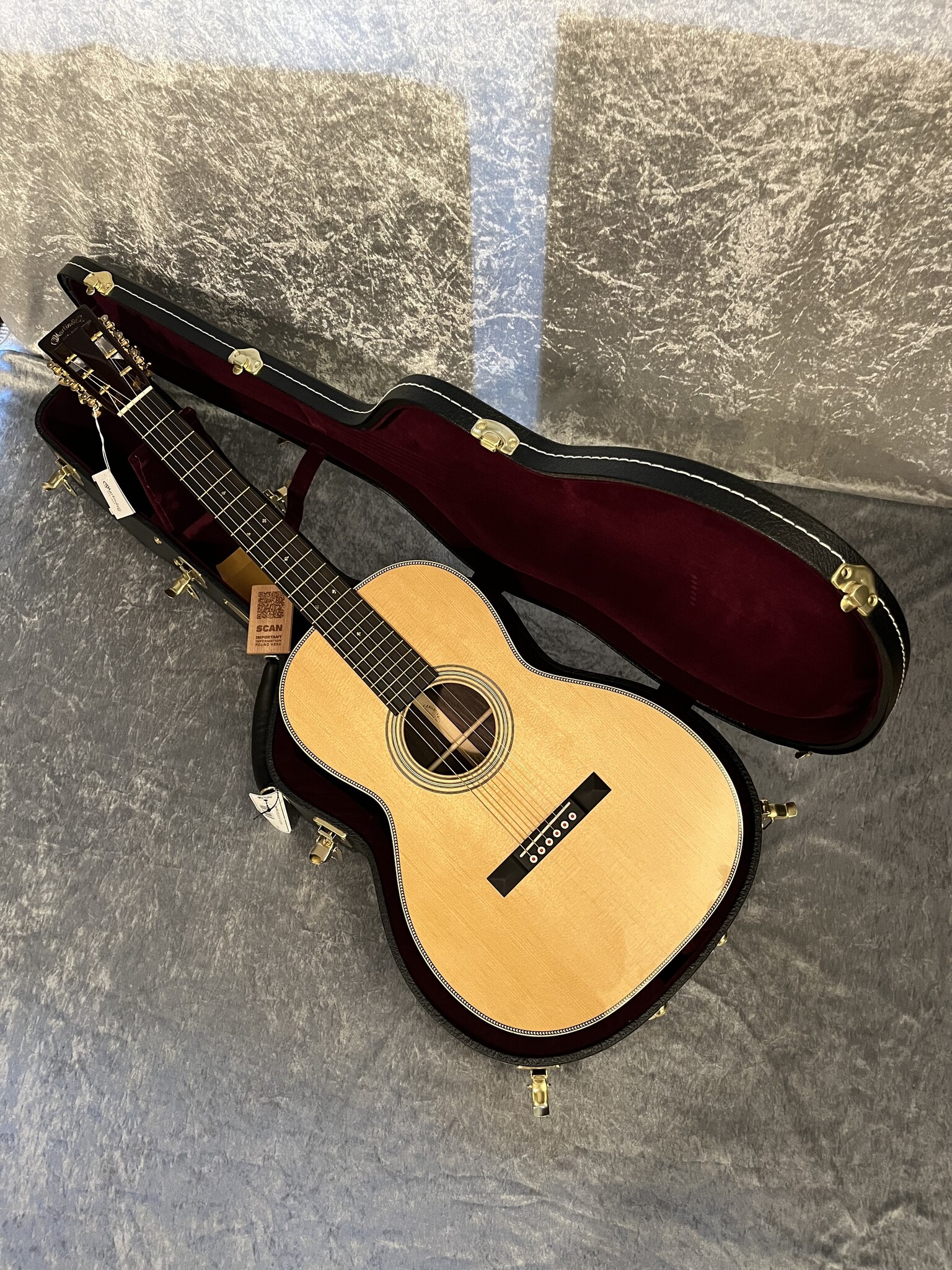 C. F. Martin & Co. Martin 0012-28 Modern Deluxe (#...675)