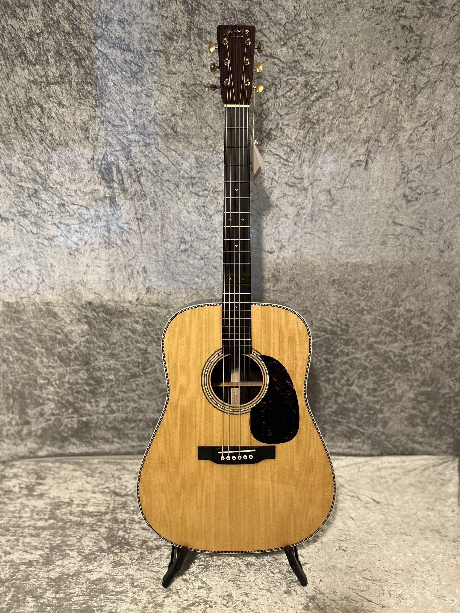 C. F. Martin & Co. Martin D-28 Modern Deluxe (#...494)