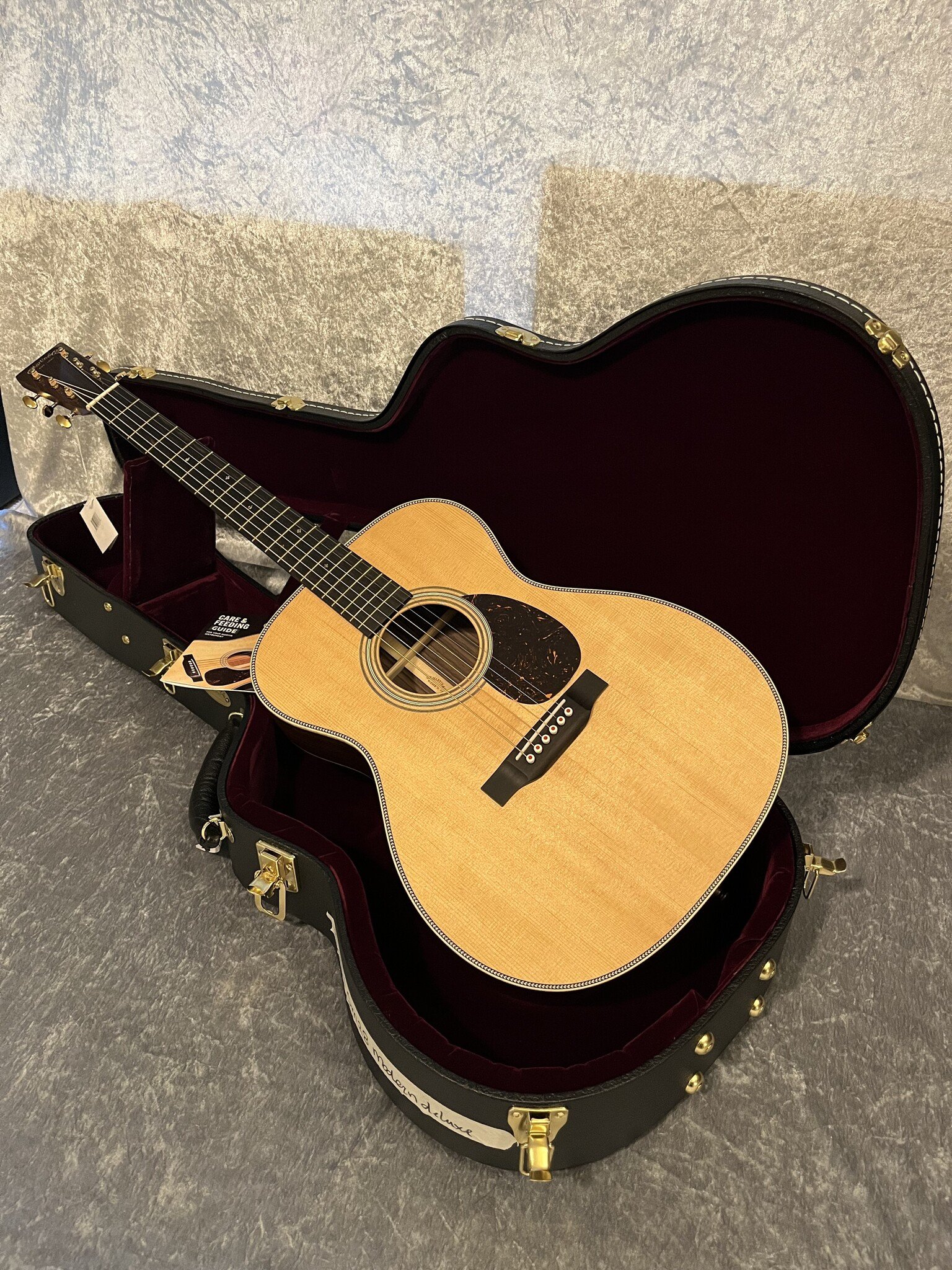 C. F. Martin & Co. Martin OM-28 Modern Deluxe (#...036)