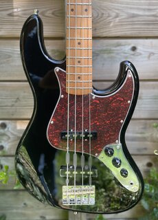 JET Guitars JET Jazz Bass JJB-300 Black