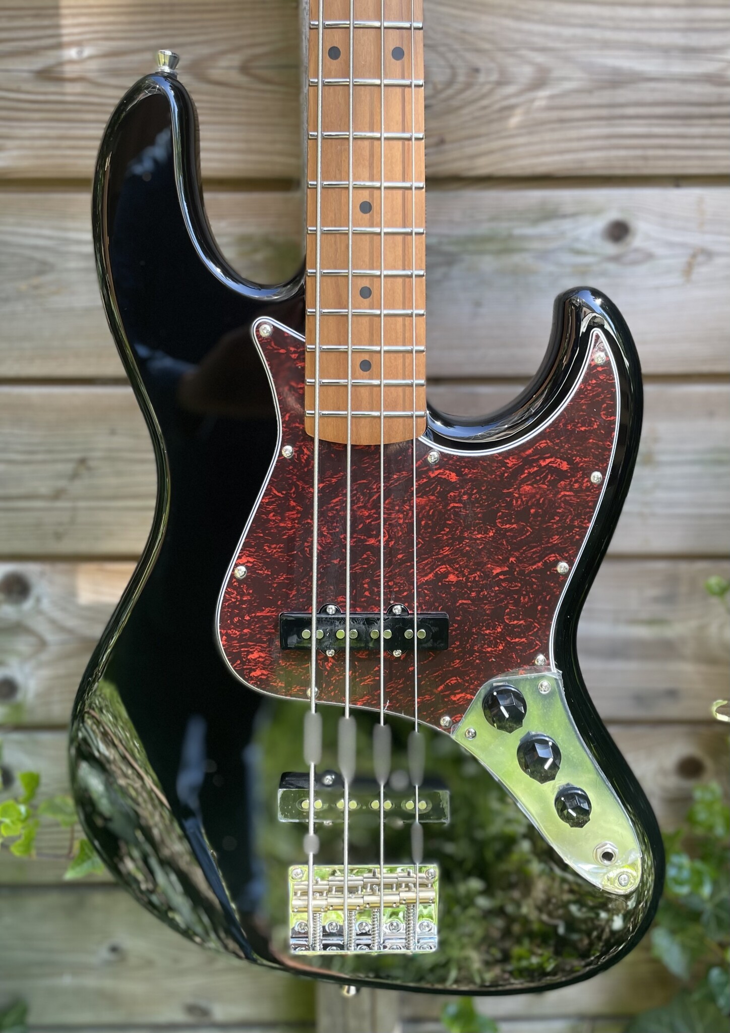 JET Guitars JET Jazz Bass JJB-300 Black