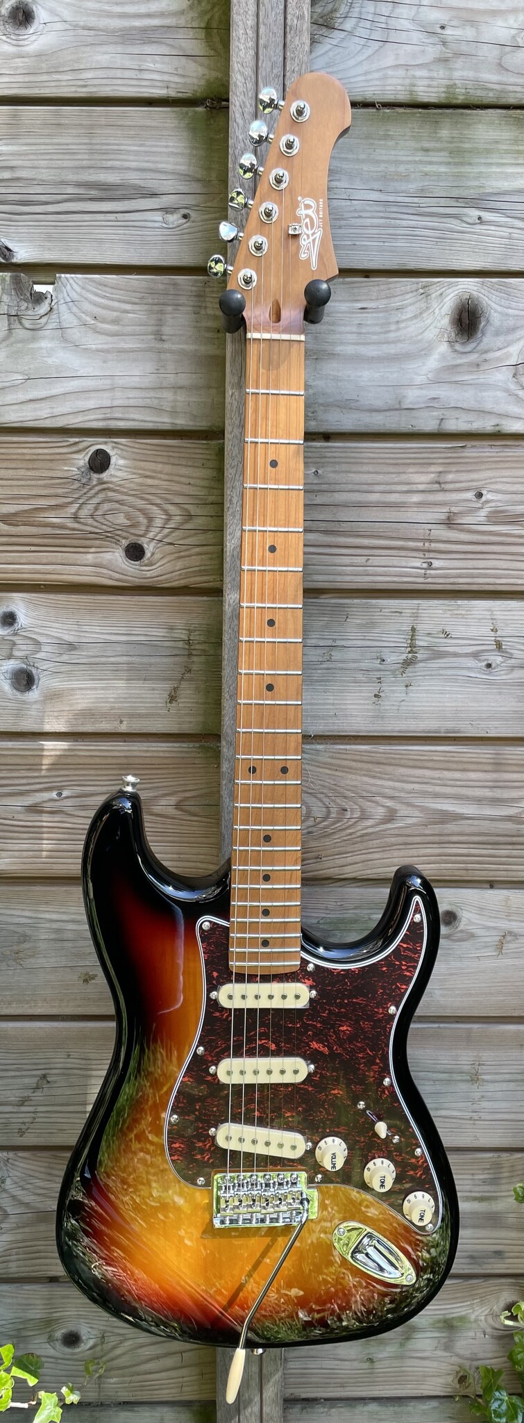JET Guitars JET Strat JS-300 Sunburst