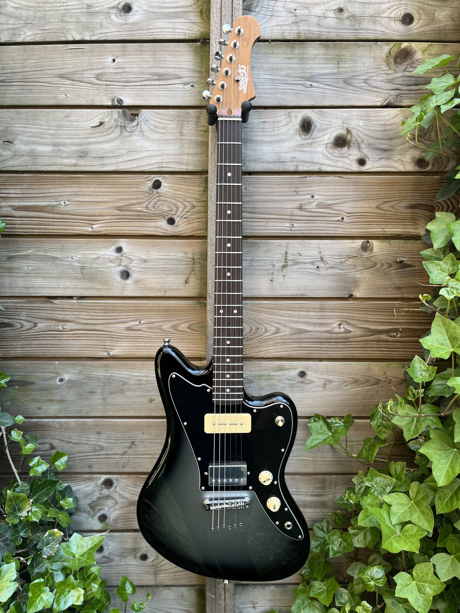 JET Guitars Jet Baritone JJ-350 Moonburst