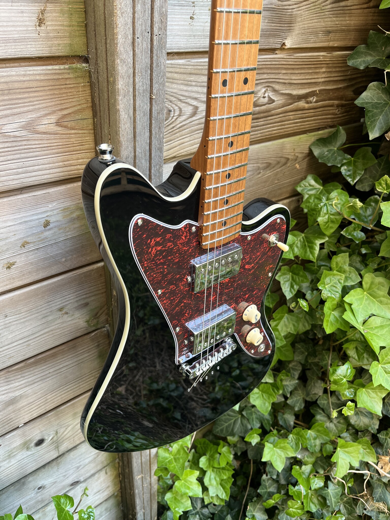 JET Guitars Jet Offset JJ-350 Black