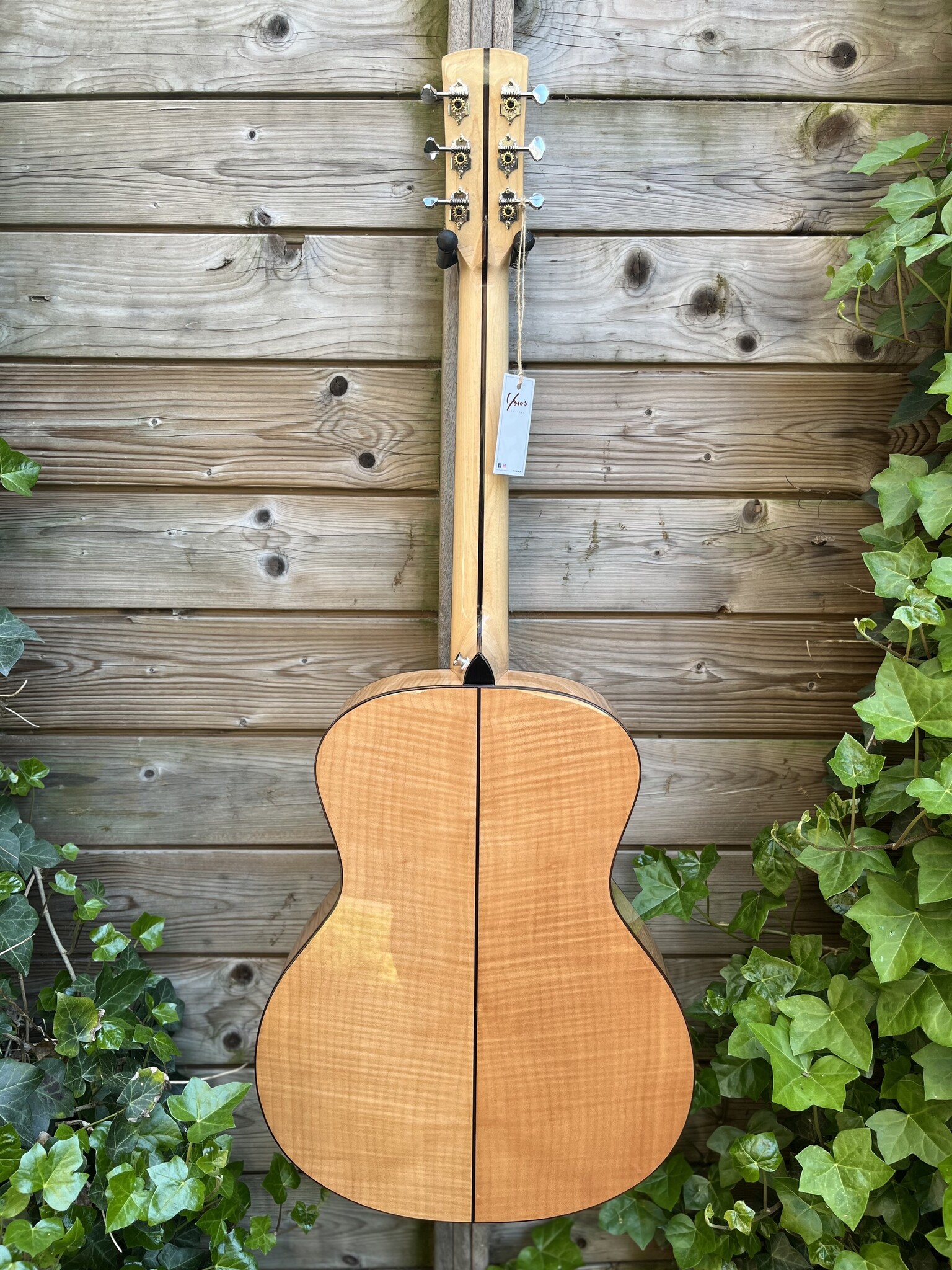 You's You's Guitars L140E Grand Auditorium