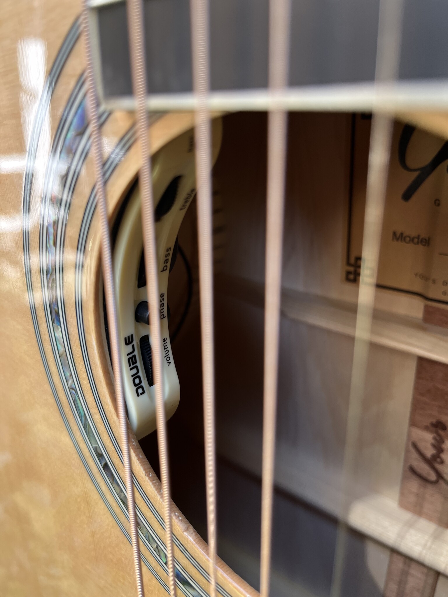 You's You's Guitars P140E 12-Fret Parlor
