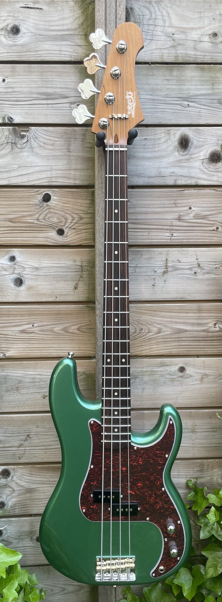 JET Guitars JET Jazz Bass JJB-300 Green