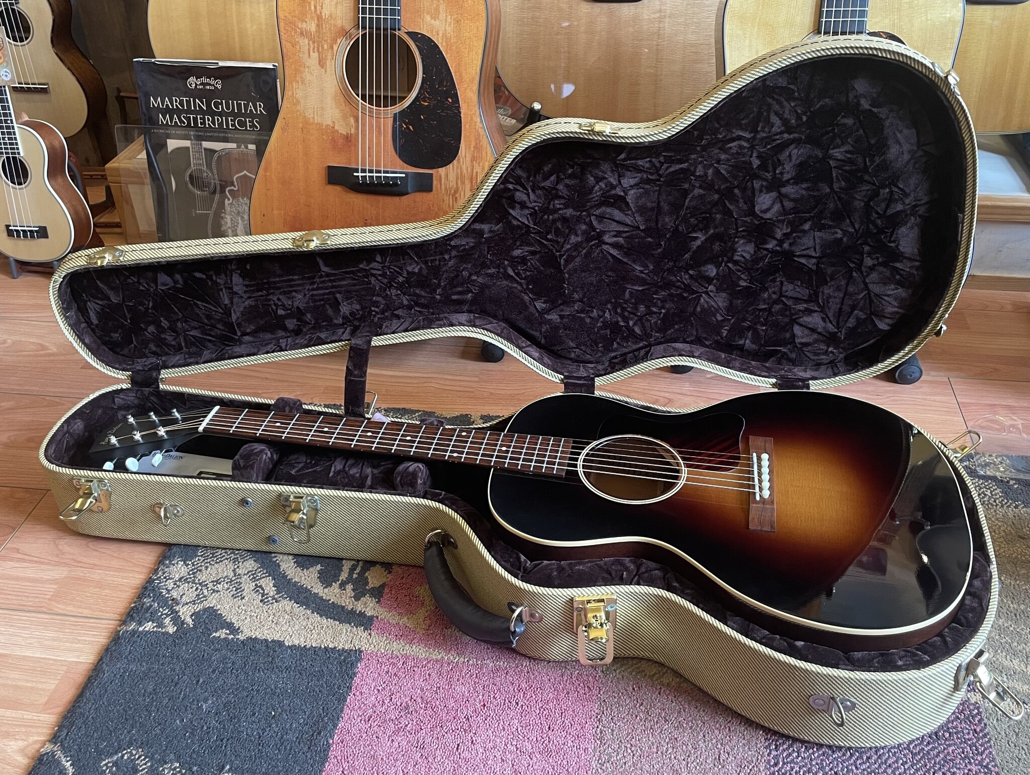 Huss & Dalton Huss & Dalton Crossroads L-00 (MINT)
