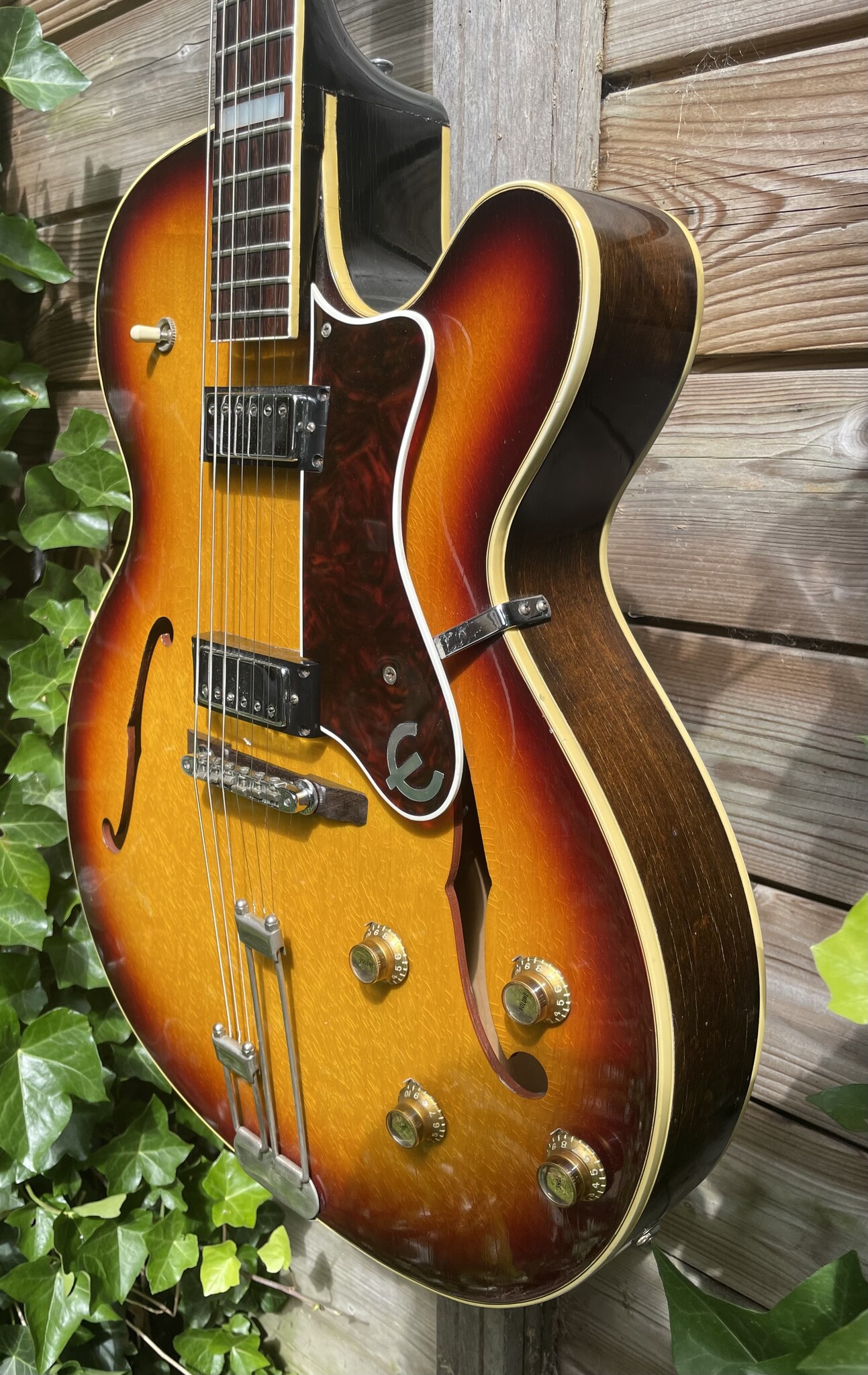 Epiphone 1966 Epiphone Broadway E252