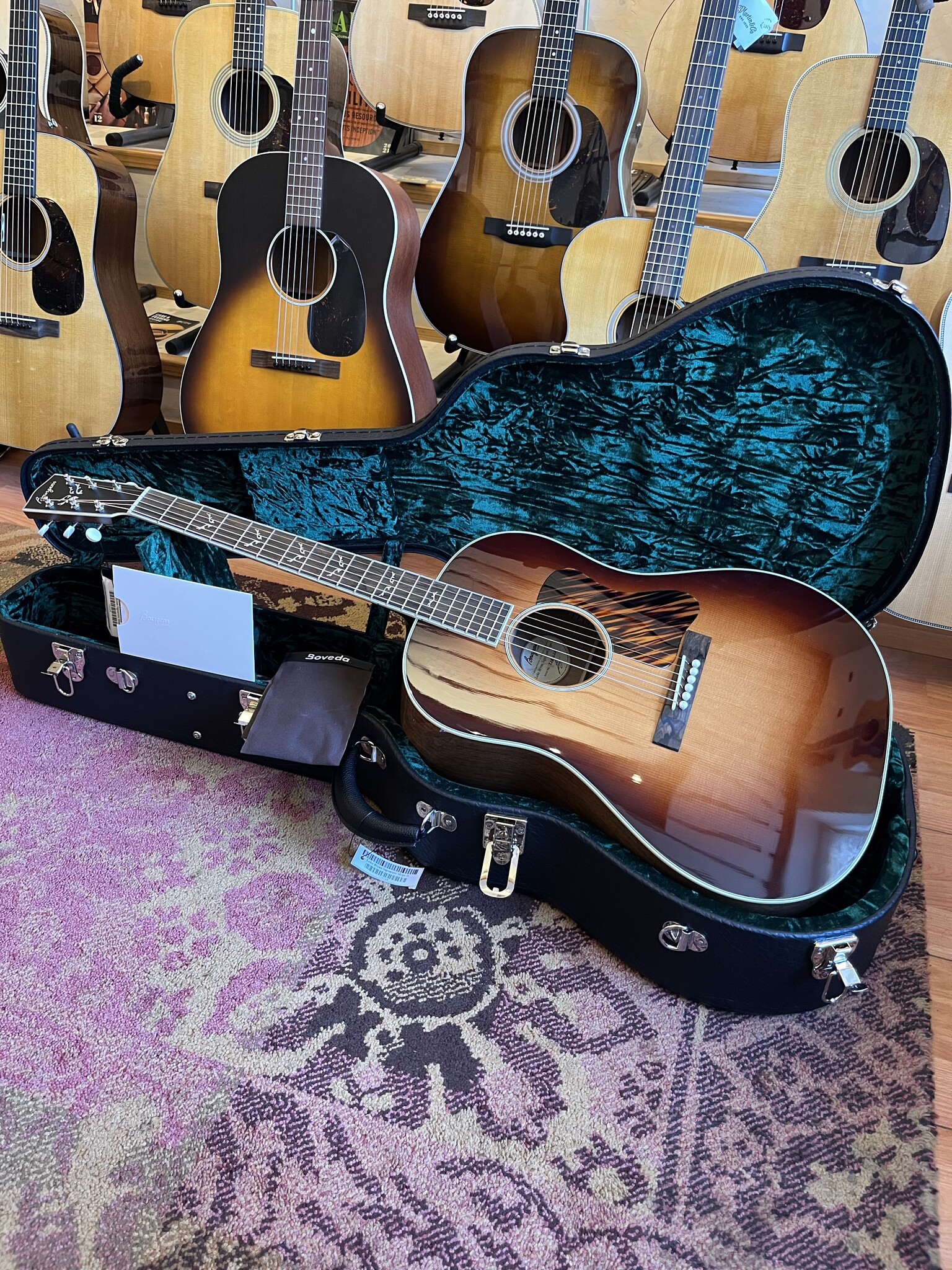 Bourgeois Bourgeois Touchstone Slope Shoulder Dreadnought Luke Bryan Signature Limited Edition