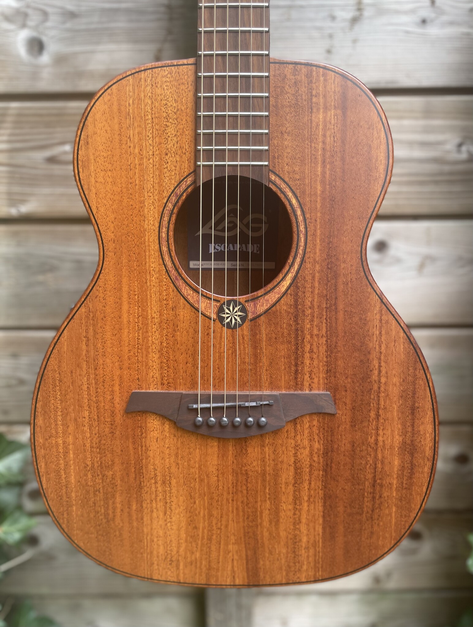 Lâg Guitars LAG Escapade Travel-KAE Khaya Electro